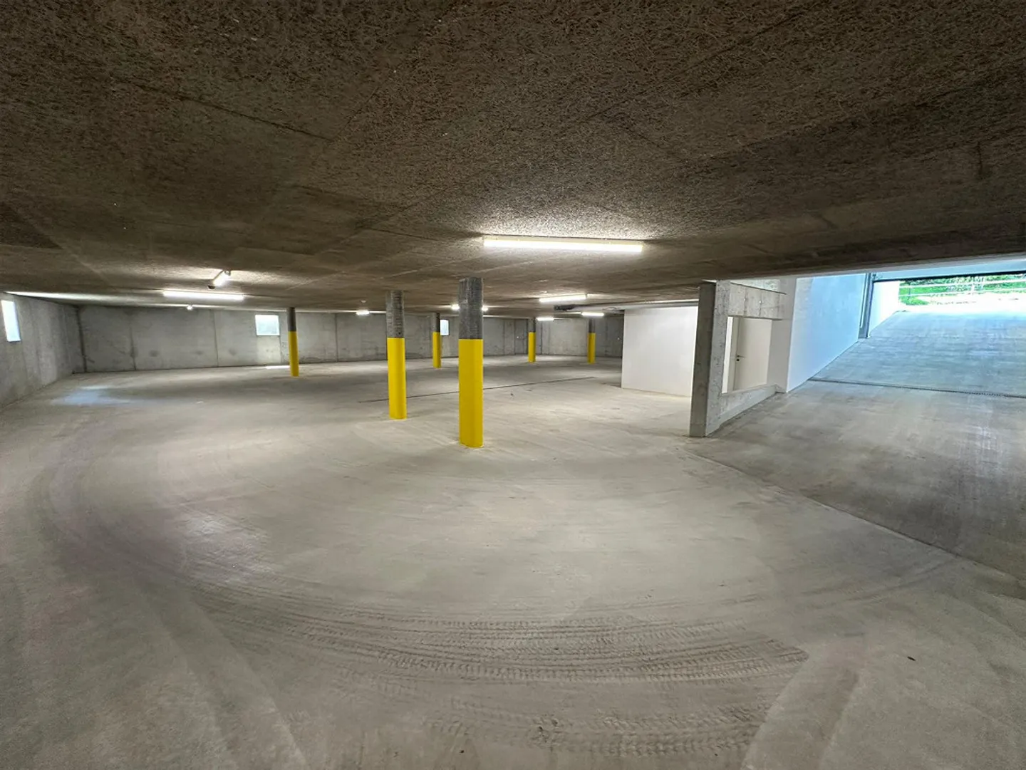 2 posti auto in garage sotterranea in affitto - Foto 1 di 1