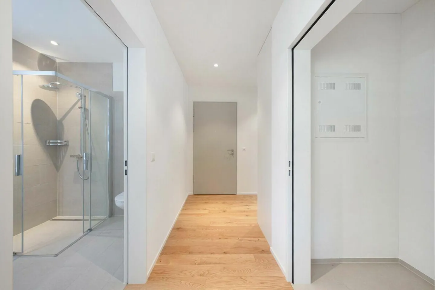 Light-flooded apartment with unobstructed views! - Photo 4 of 13