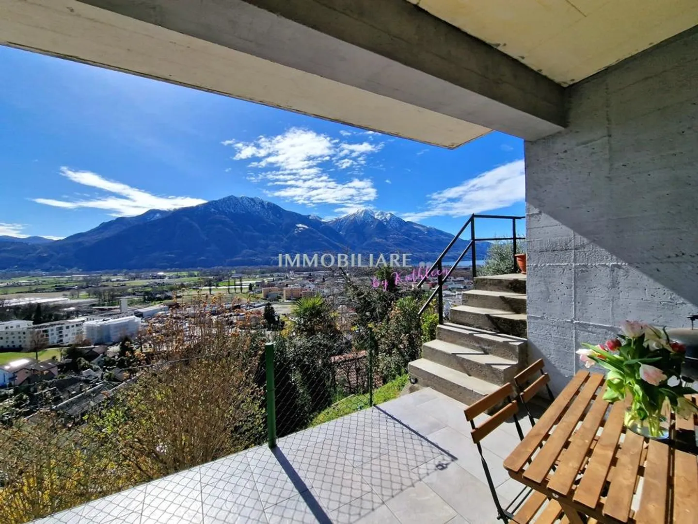 Appartamento ristrutturato con vista sul lago, giardino e area salotto - Foto 17 di 21