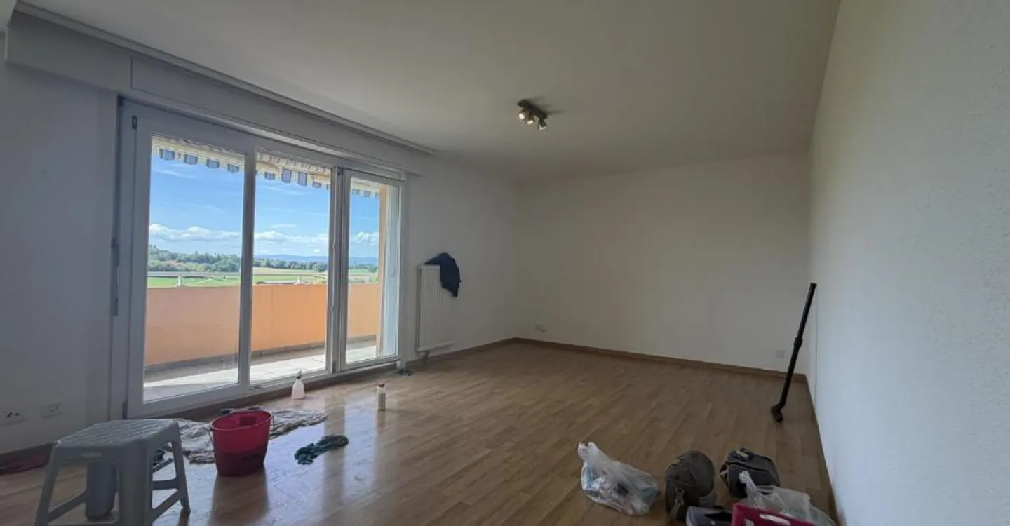 3.5-room apartment located on the ground floor - Photo 3 of 5