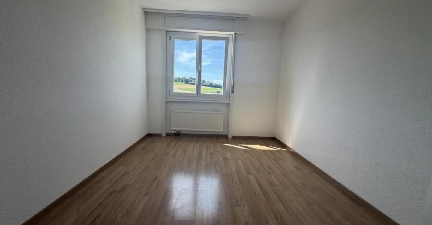 3.5-room apartment located on the ground floor - Photo 5 of 5