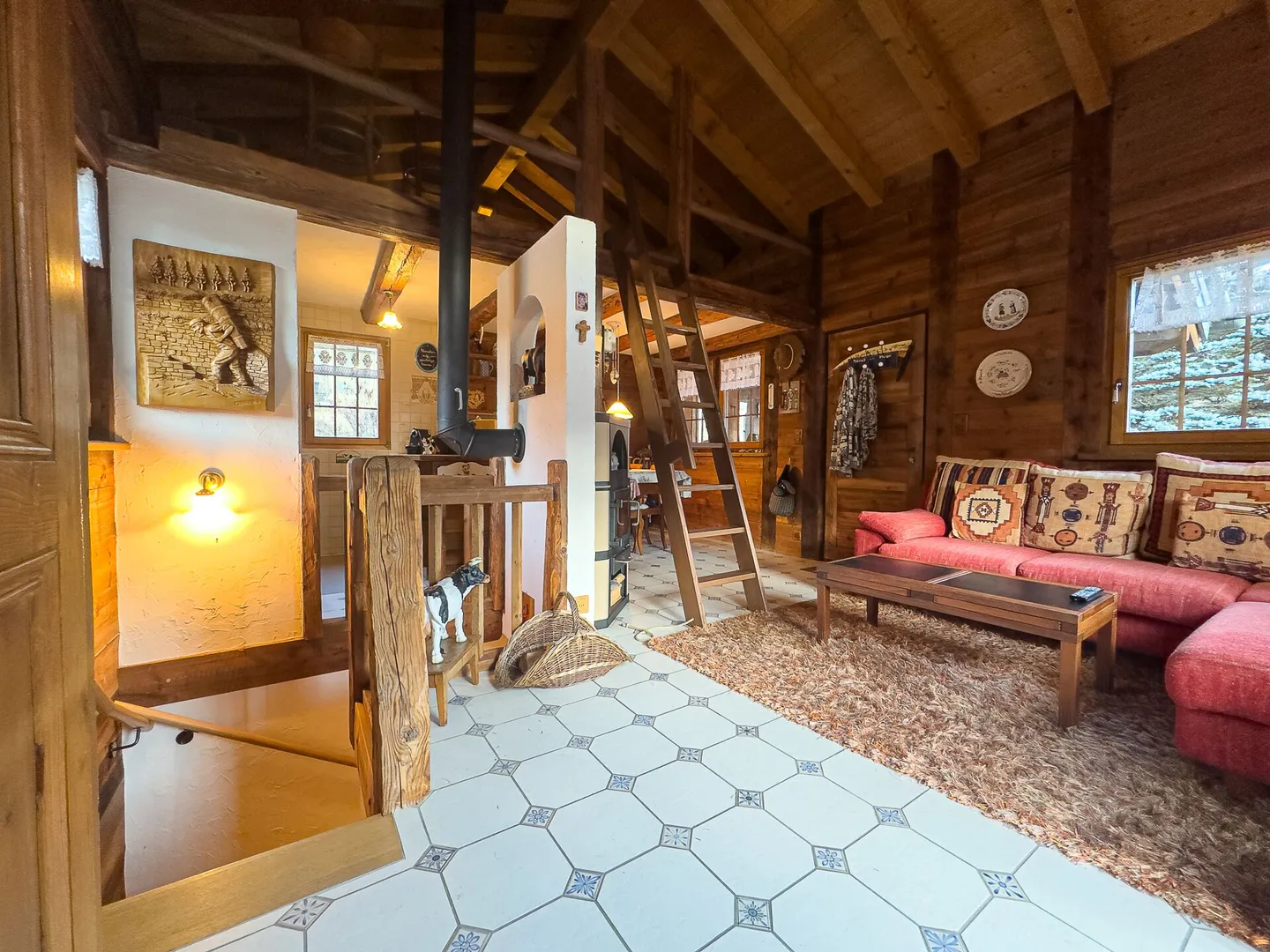 Absolute Charm - Photo 3 of 15