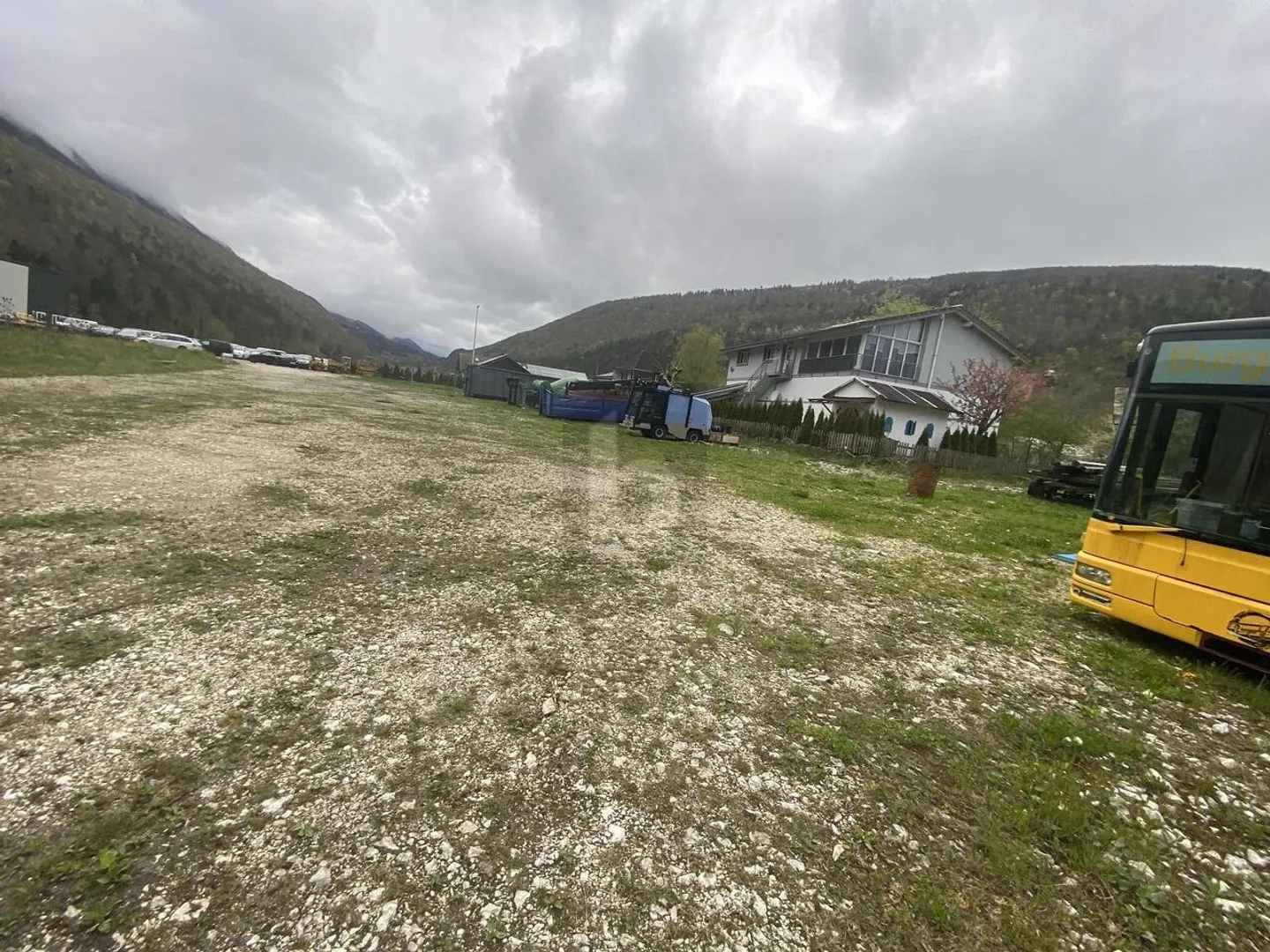 BUSINESS LOCATION WITH ADDITIONAL UNITS - Photo 4 of 6