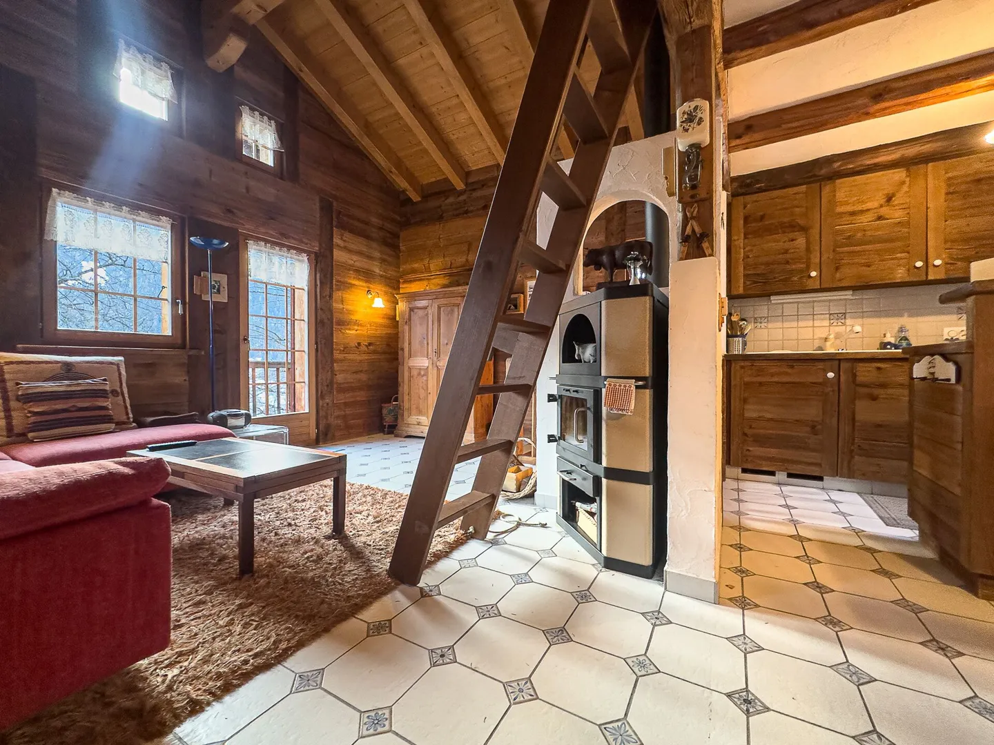 Absolute Charm - Photo 4 of 15