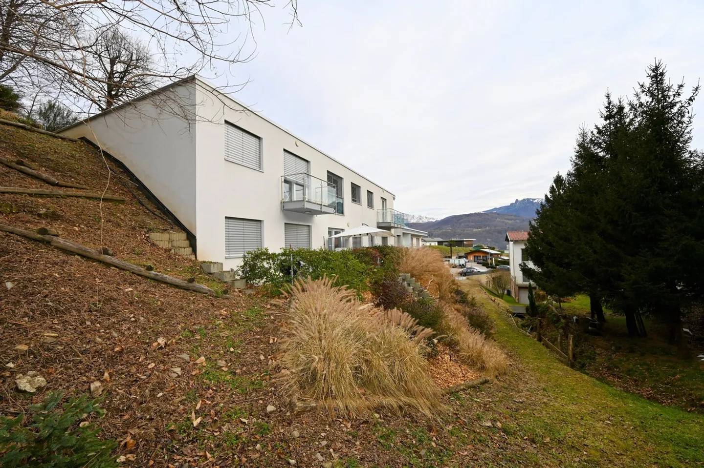 Appartamento in vendita - Foto 2 di 9