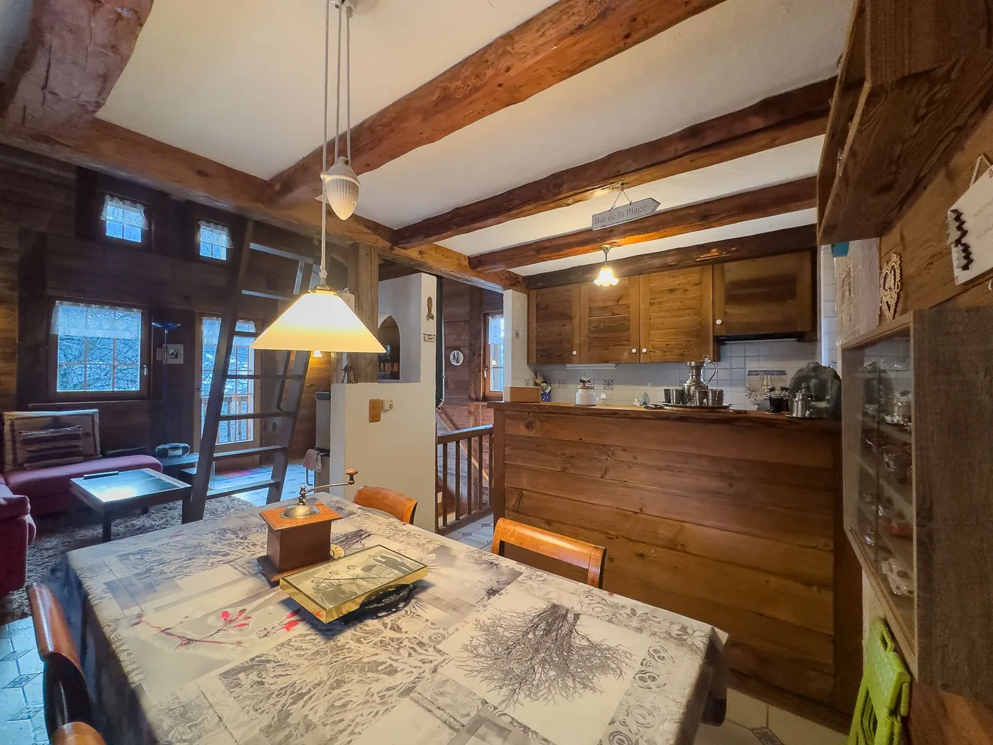 Absolute Charm - Photo 6 of 15