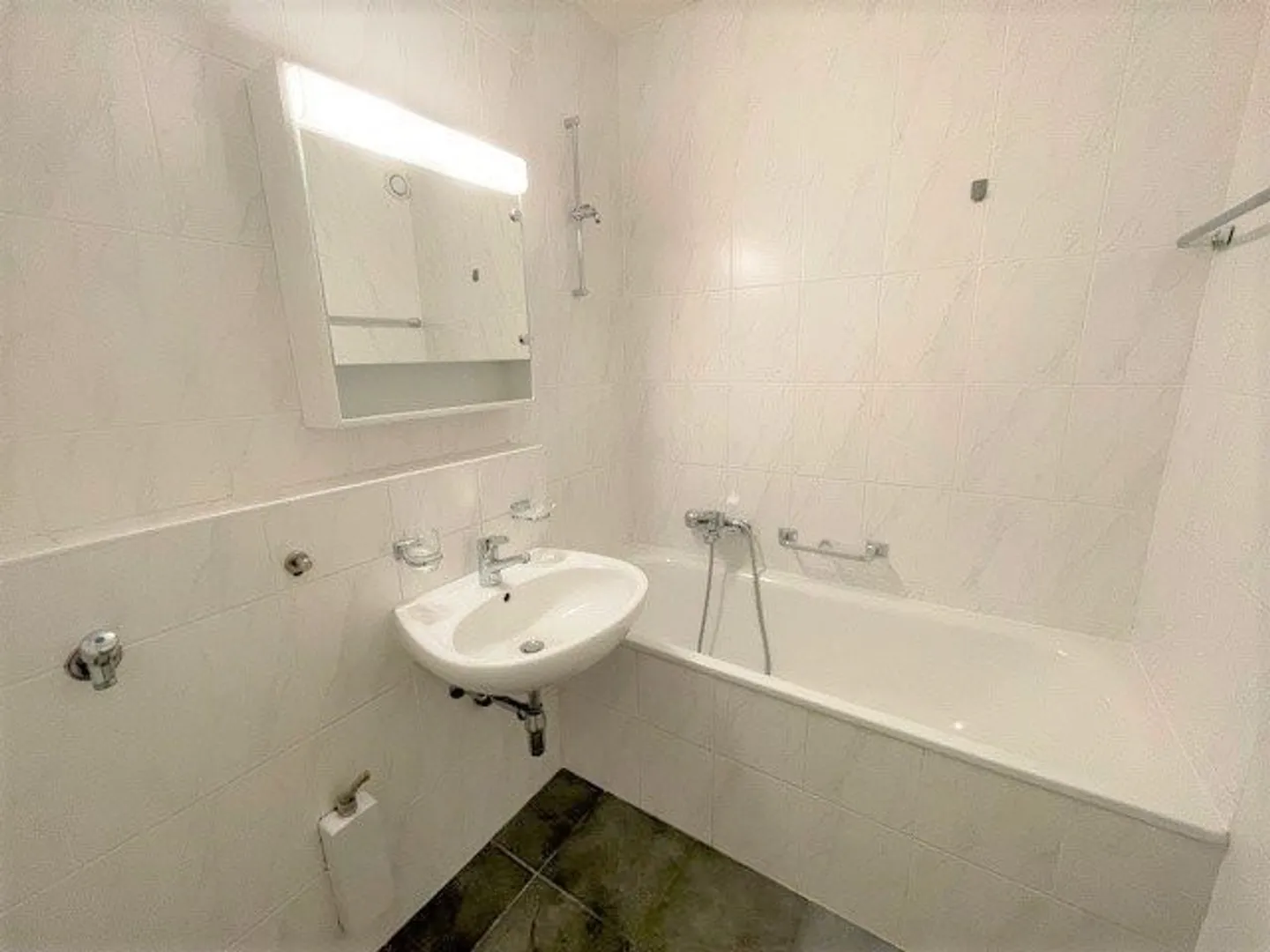 Proche aéroport et organisations internationales - Photo 6 sur 8