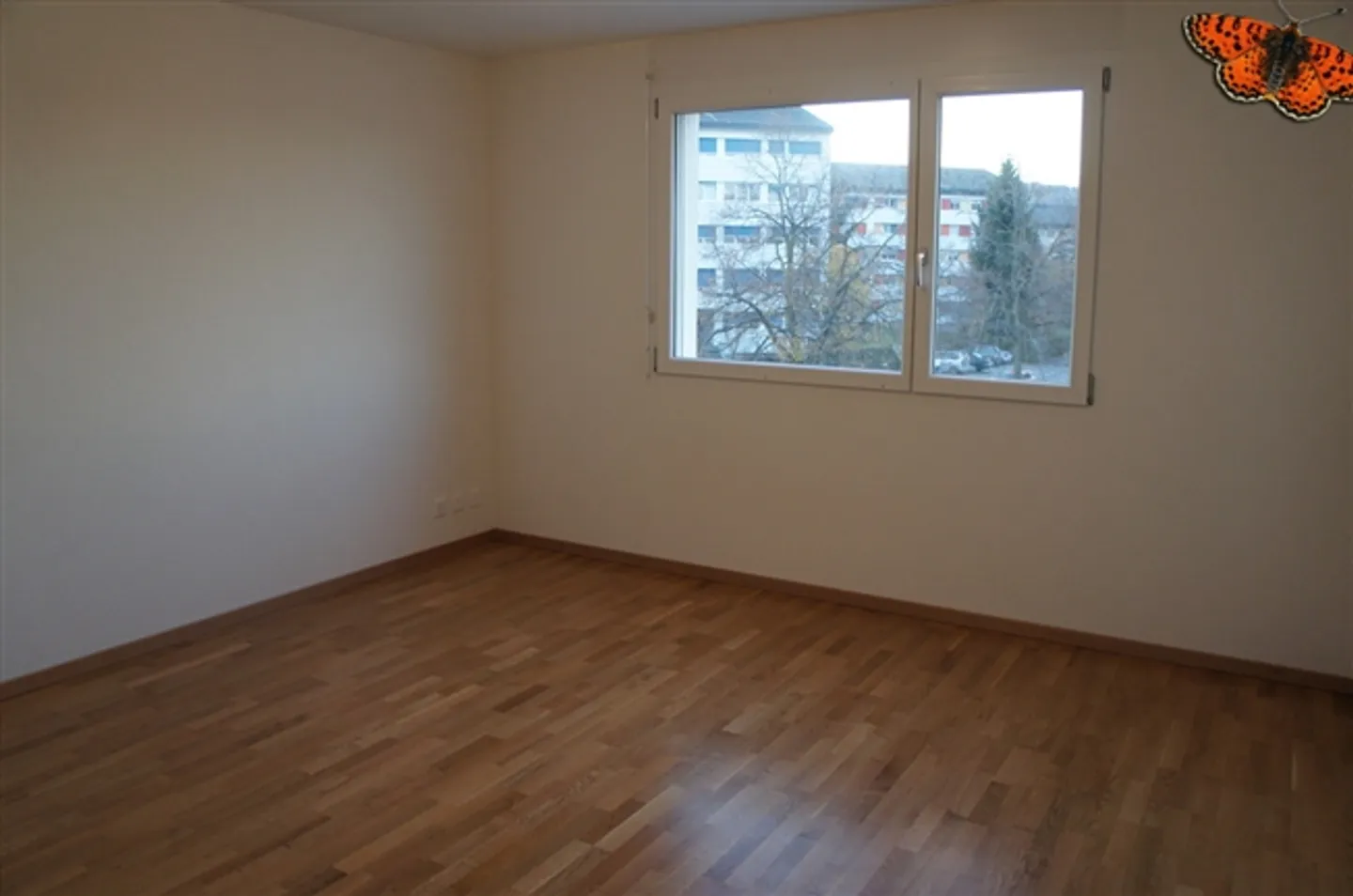 CHARMING 4 1/2 ROOMS - With a large balcony and just a stone's throw from the school! - Photo 6 of 7