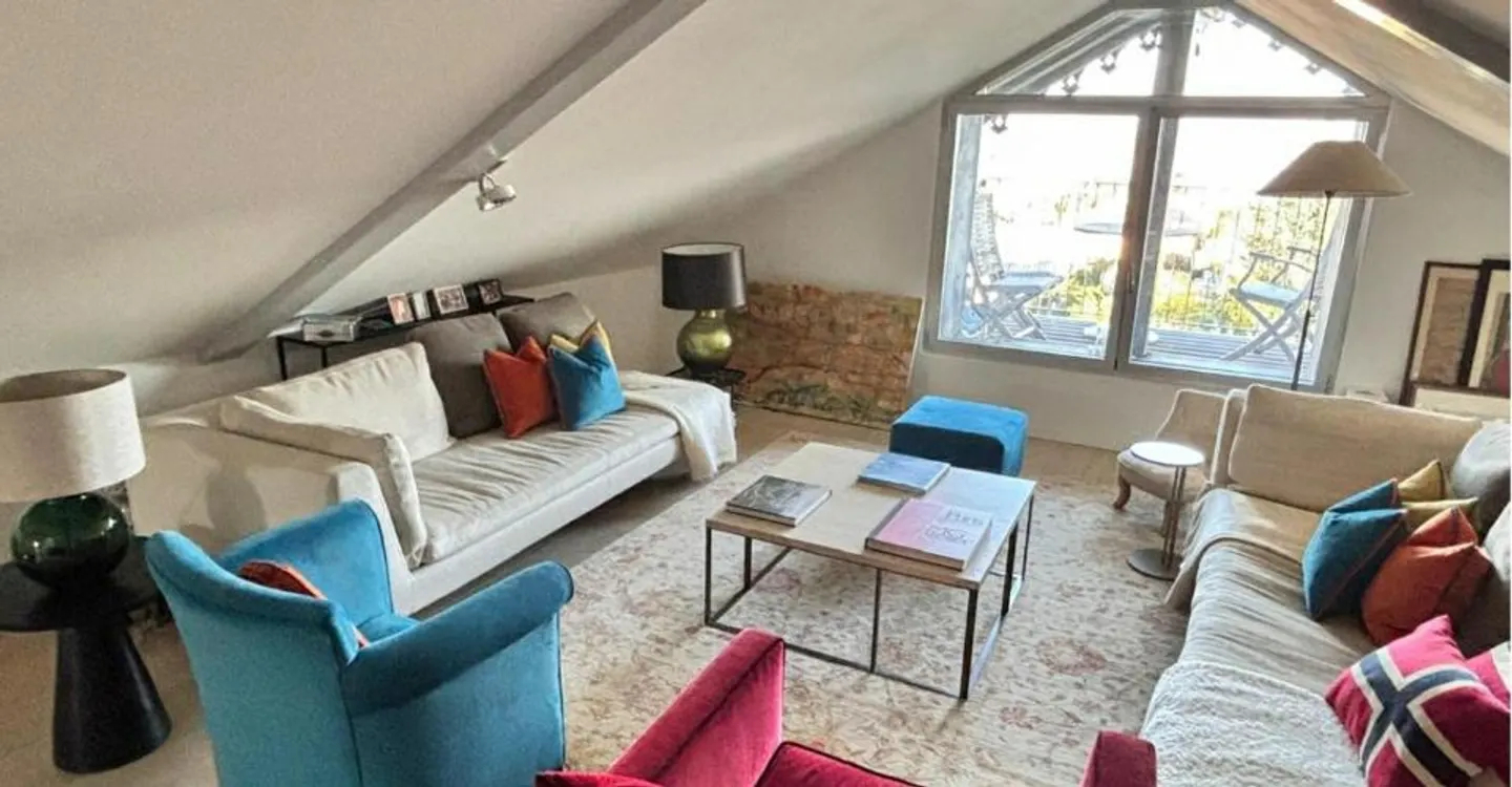 SUPERB CHARMING APARTMENT WITH LAKE VIEW - Photo 1 of 4