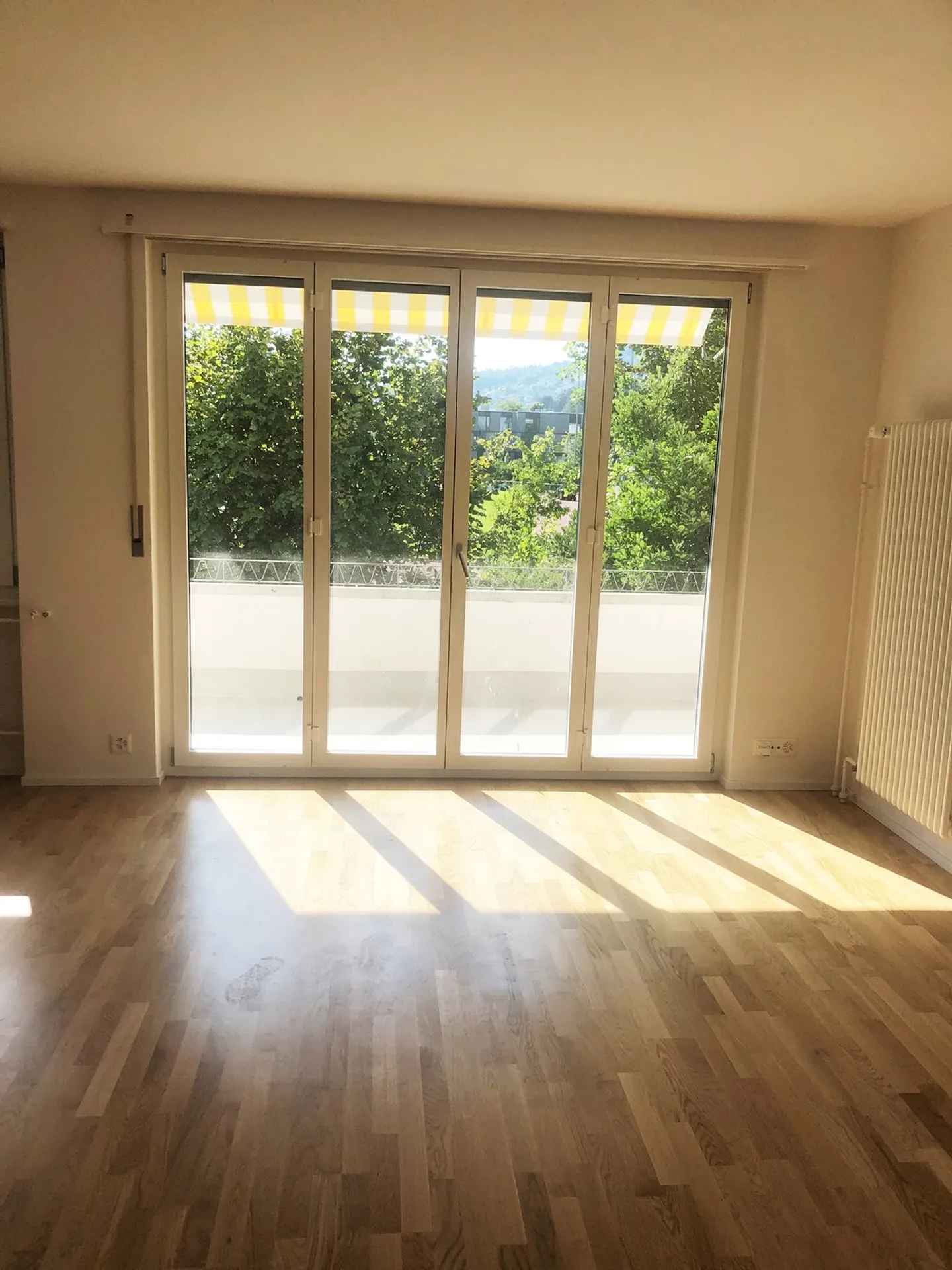 Appartamento ristrutturato con balcone e vista sul verde - Foto 6 di 9