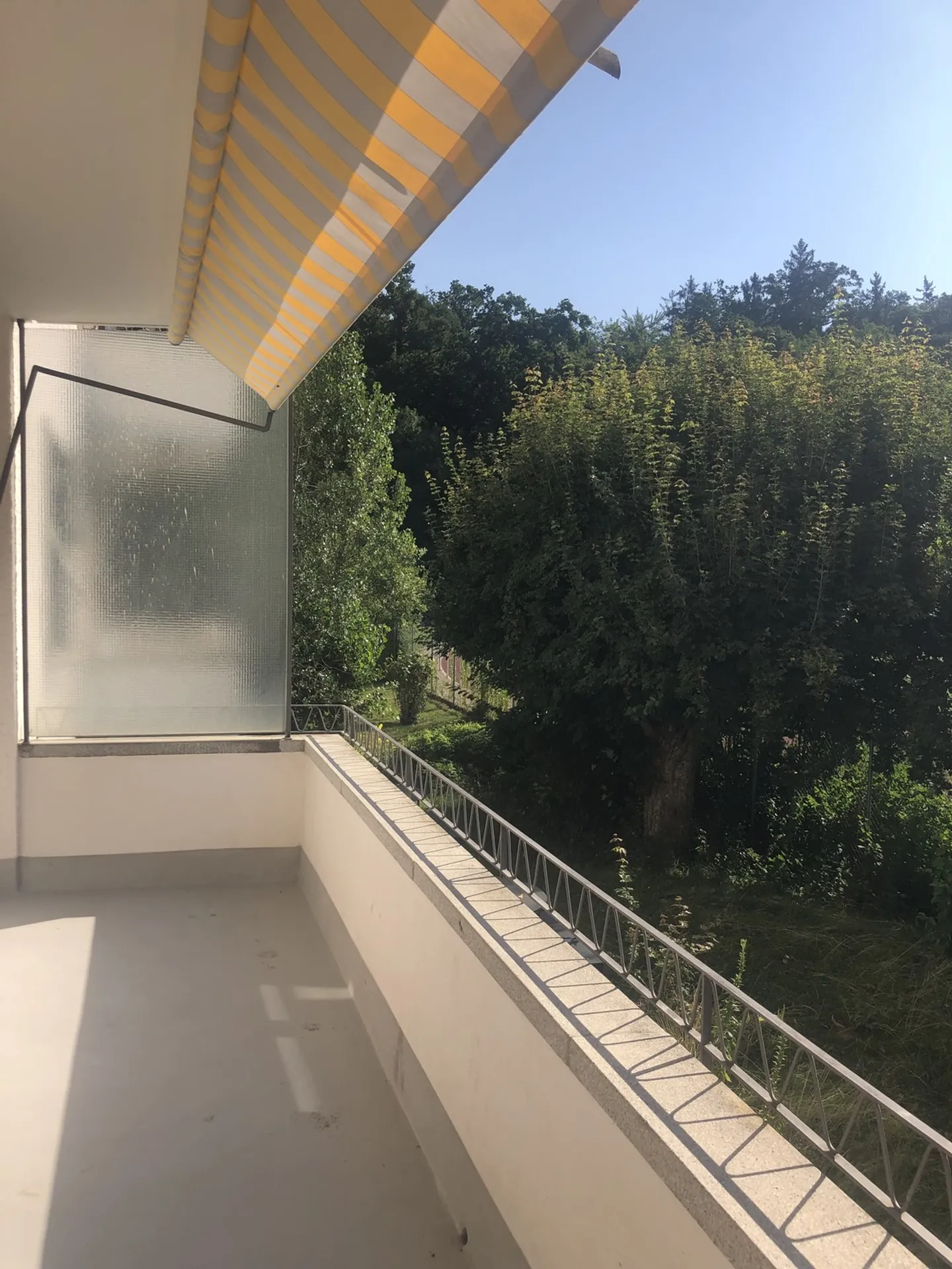 Appartamento ristrutturato con balcone e vista sul verde - Foto 9 di 9