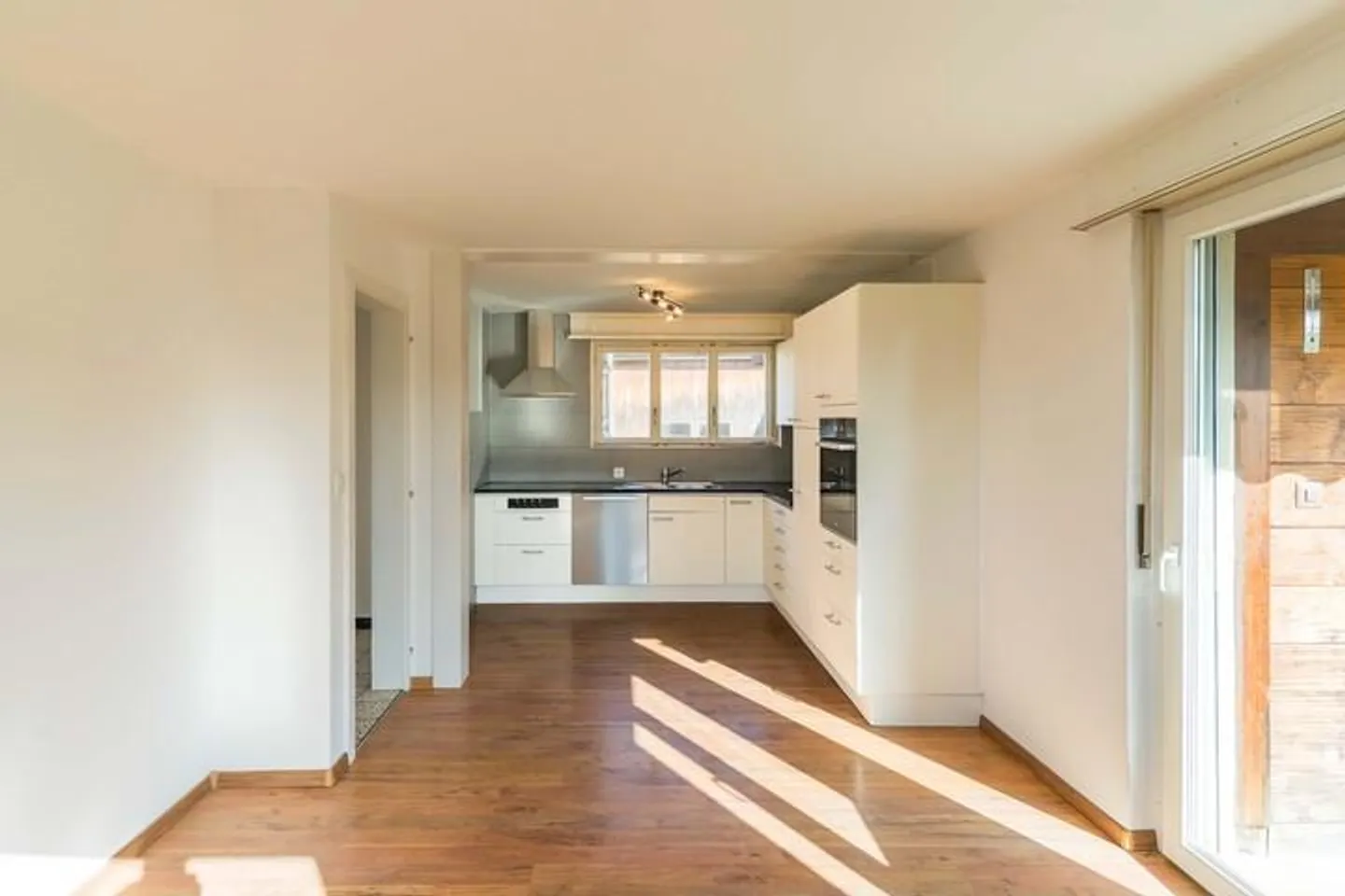MAISON INDIVIDUELLE AVEC GRAND JARDIN ET VUE LOIN - Photo 7 sur 9