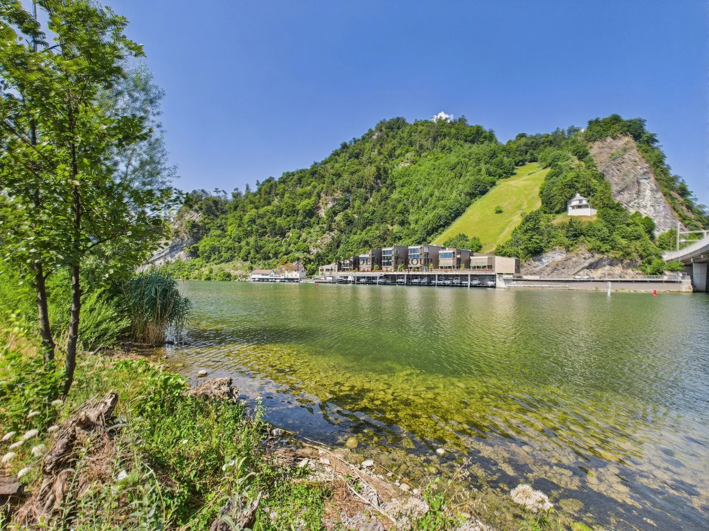 Occasione rara - Vita esclusiva con vista mozzafiato nel Boathouse! - Foto 15 di 16