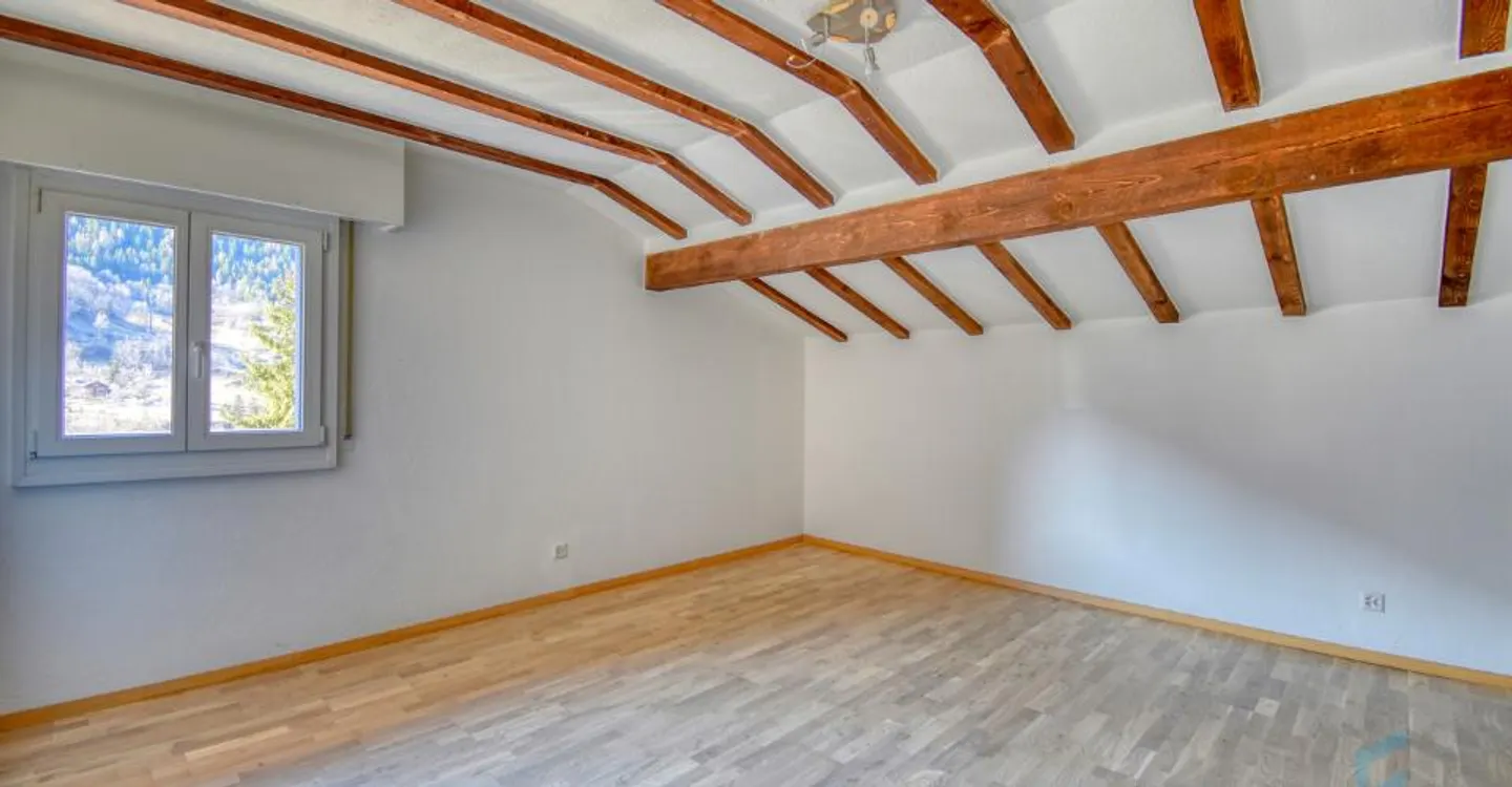 Zu vermieten Schönes renoviertes 3½-Zimmer-Apartment im obersten Stockwerk - Foto 4 von 10