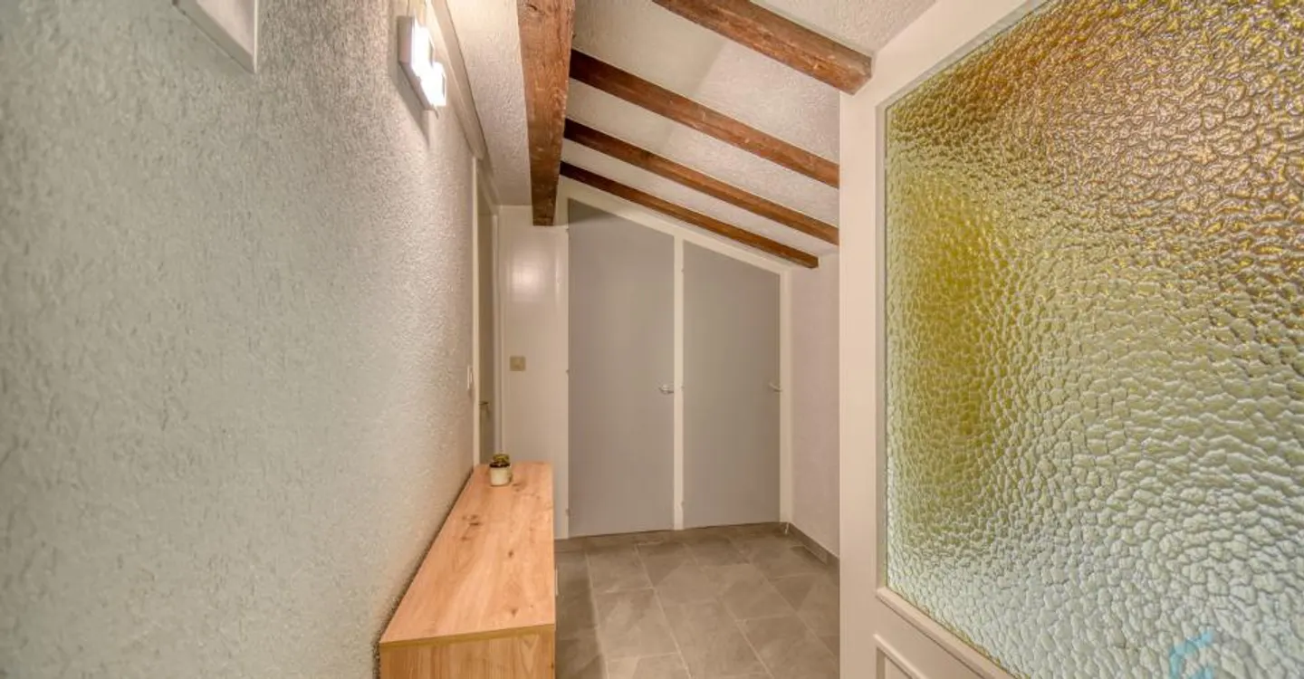 Zu vermieten Schönes renoviertes 3½-Zimmer-Apartment im obersten Stockwerk - Foto 6 von 10