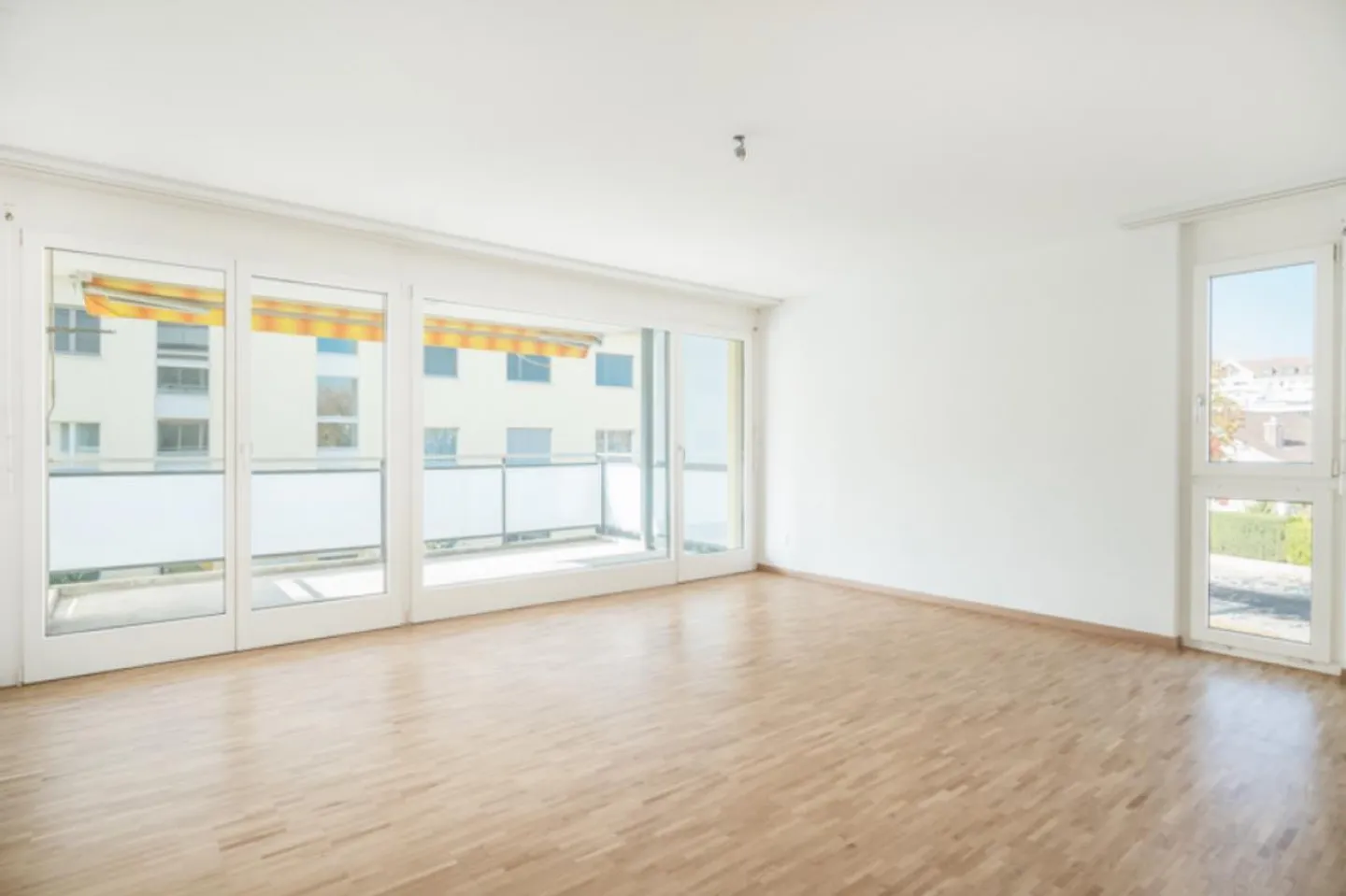 Posizione attraente - ottimo appartamento per famiglie a Hochdorf - Foto 3 di 8