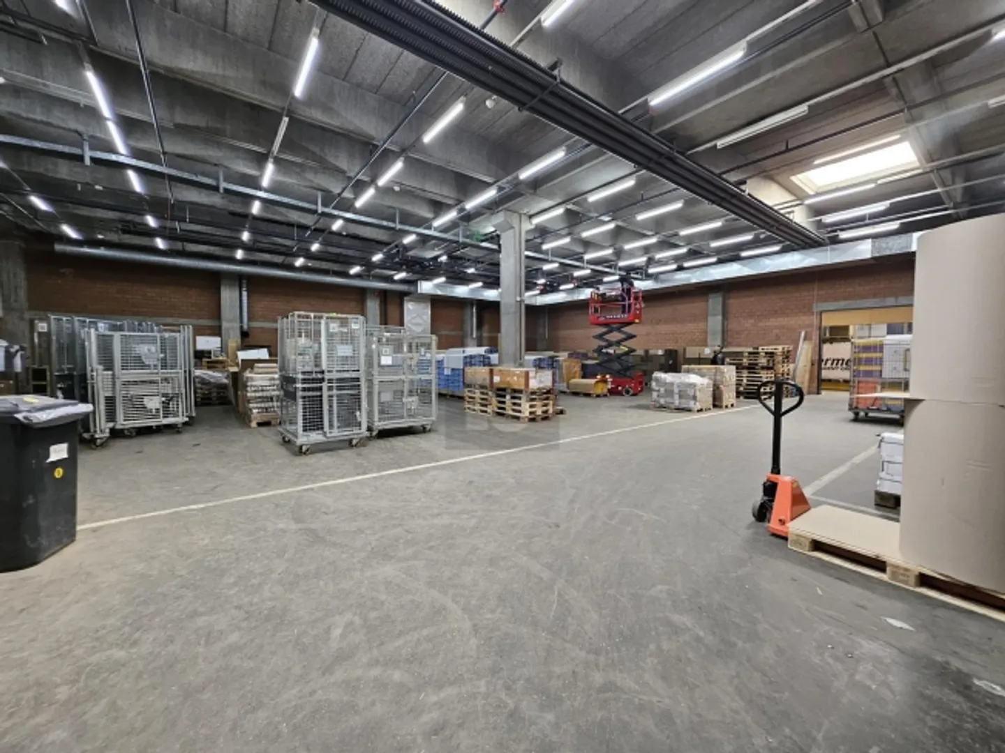 ATTRACTIVE PRICE ADVANTAGE OF 50% SPACE CAPACITY IN XXL - Photo 1 of 5