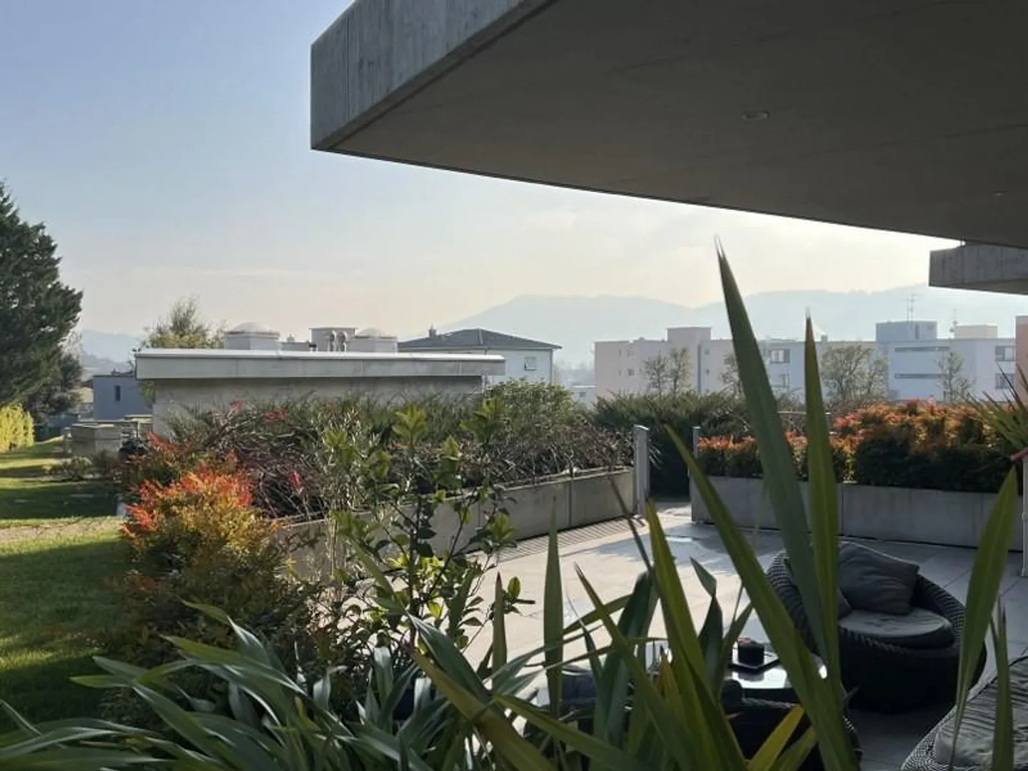 APPARTAMENTO 3.5 LOCALI CIRCONDATO DAL VERDE - Foto 7 di 13