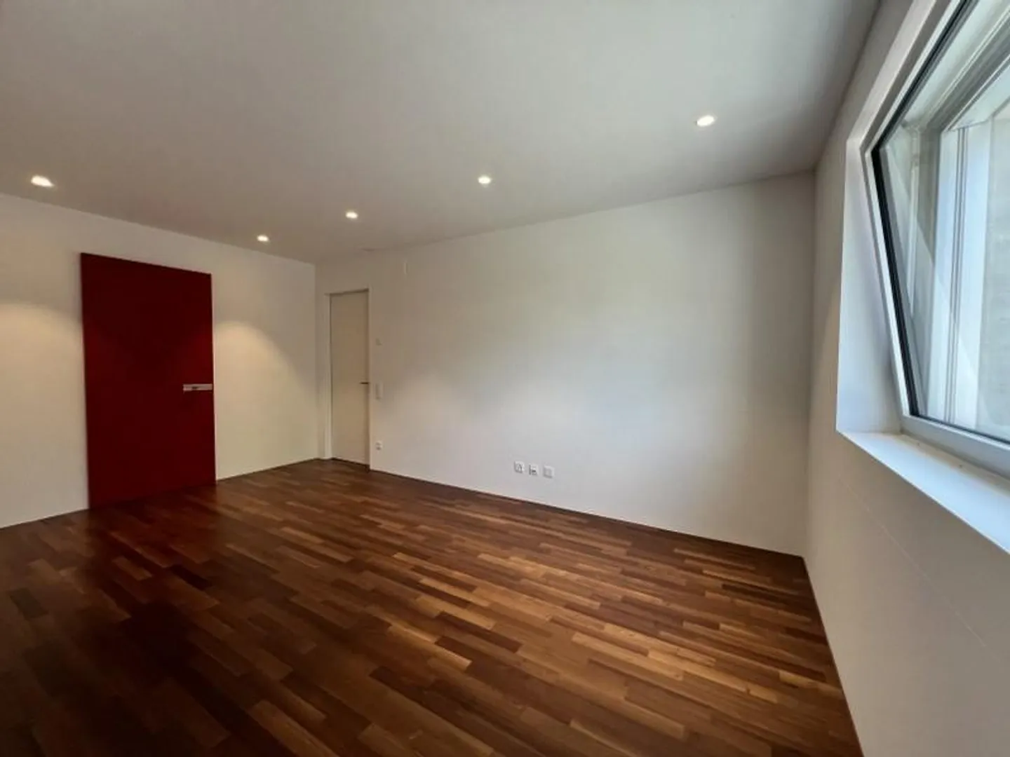 APPARTAMENTO 3.5 LOCALI CIRCONDATO DAL VERDE - Foto 11 di 13