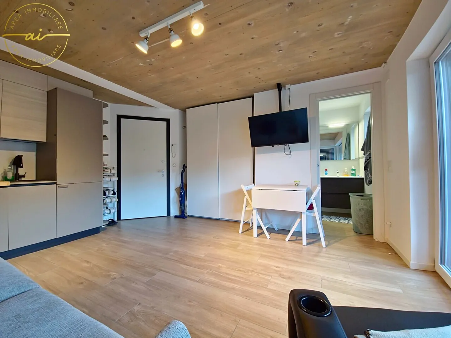 MODERN STUDIO WITH GARDEN IN CADENAZZO - Photo 3 of 8