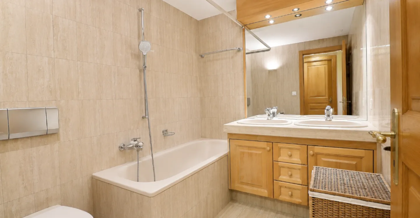 Spazioso duplex con tre camere da letto e giardino privato - in affitto a Verbier - Foto 12 di 12