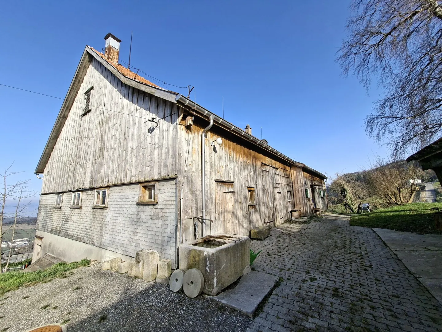 Weitblick und Landliebe: Bauernhaus zum Verwirklichen - Photo 3 of 22
