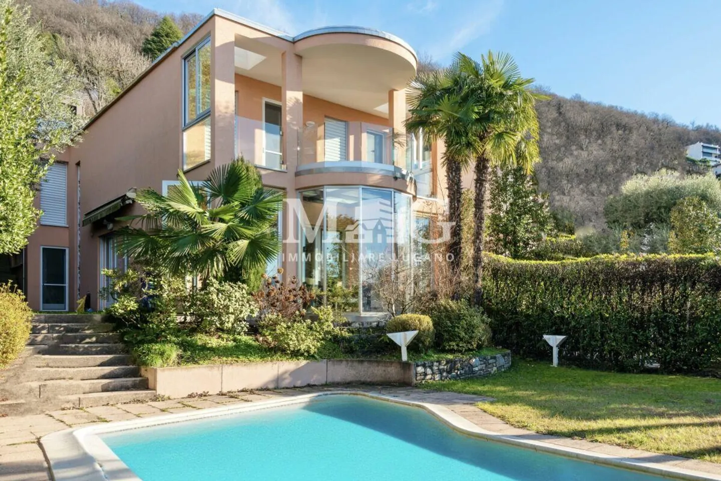 Montagnola, Collina d'Oro: Villa indipendente con piscina e vista lago - Foto 1 di 21