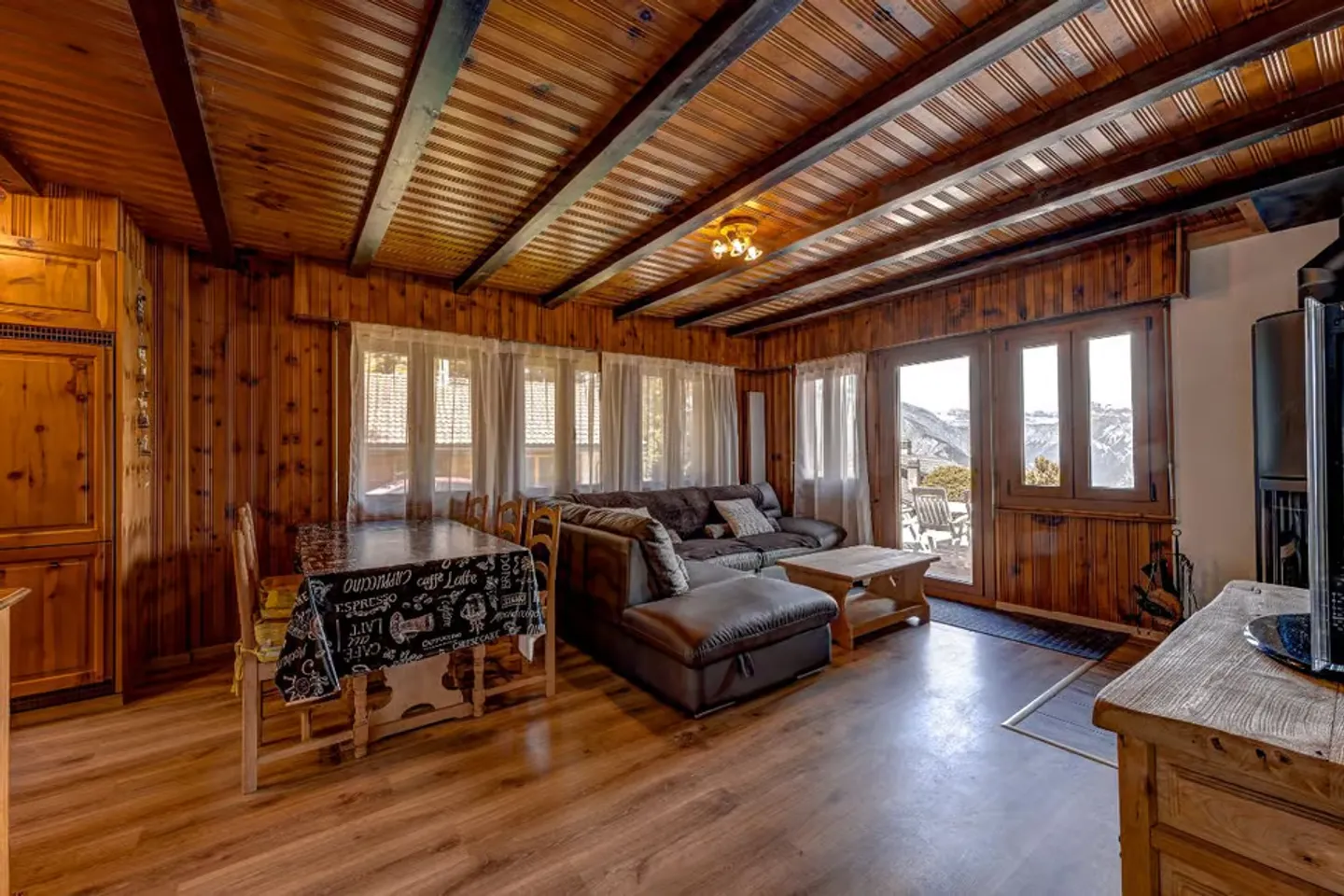 Charming Chalet with Valley Views - Photo 6 of 13