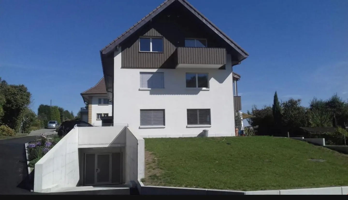 Modern 2.5-room stepped flat with underground parking, Täuffelen - Photo 1 of 15