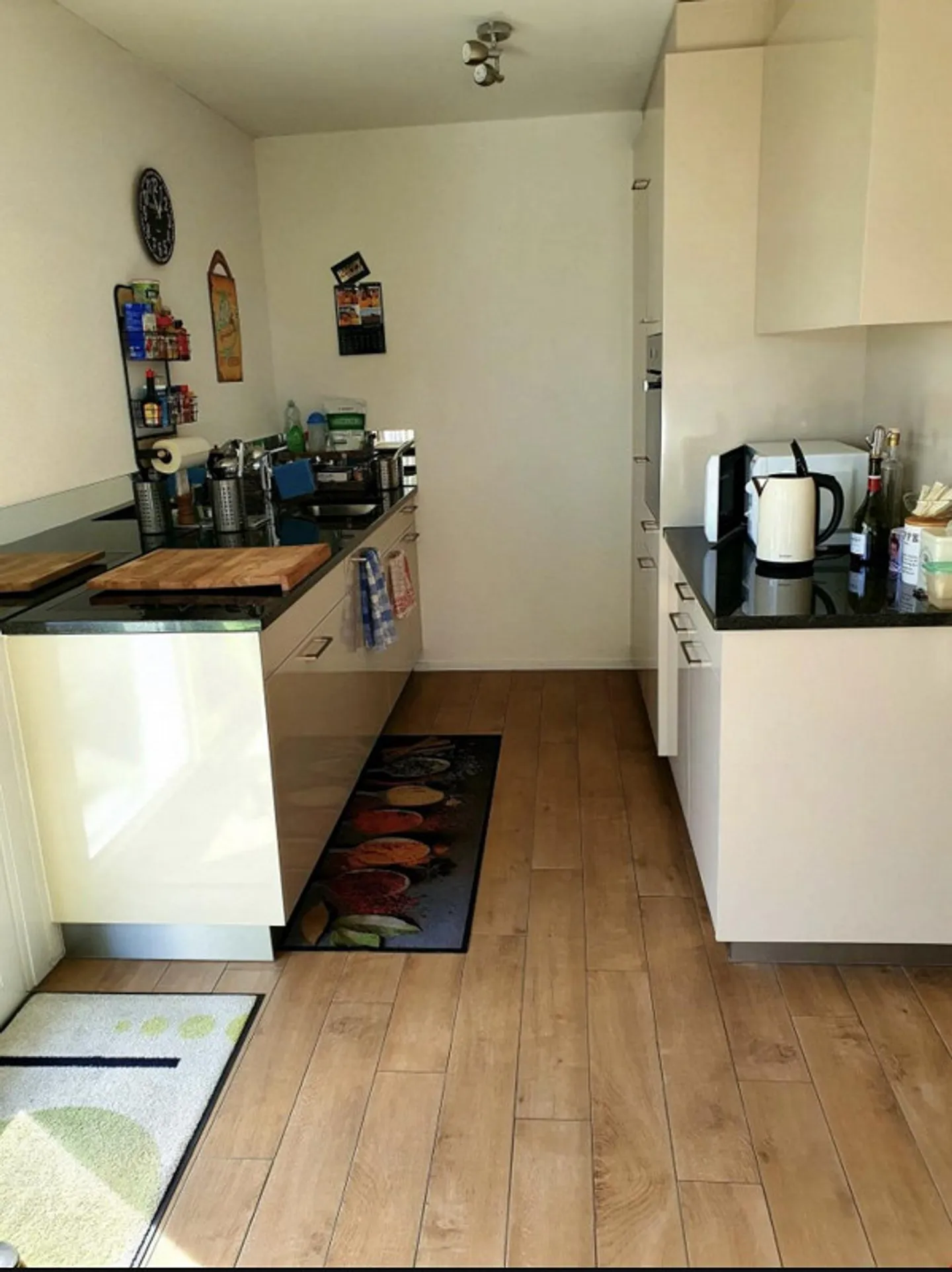 Modern 2.5-room stepped flat with underground parking, Täuffelen - Photo 4 of 15