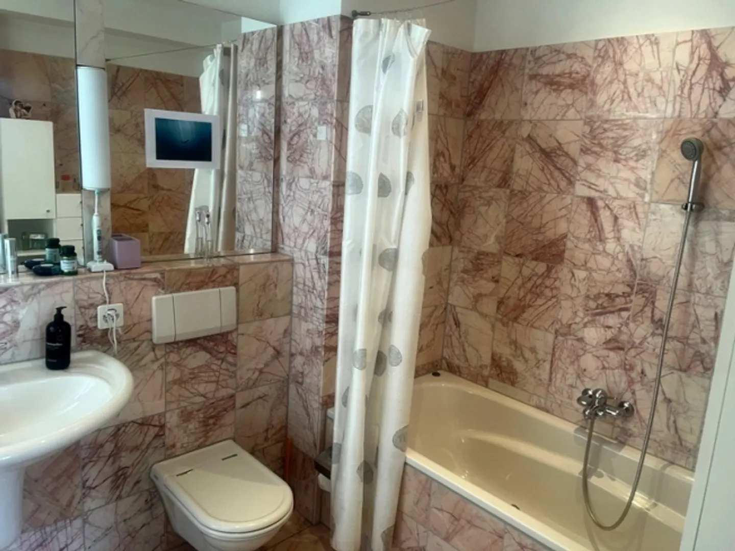 «4½ ZI-WOHNUNG IN ZOLLIKON (ZH), MÖBLIERT, TEMPORÄR» - Foto 8 von 10