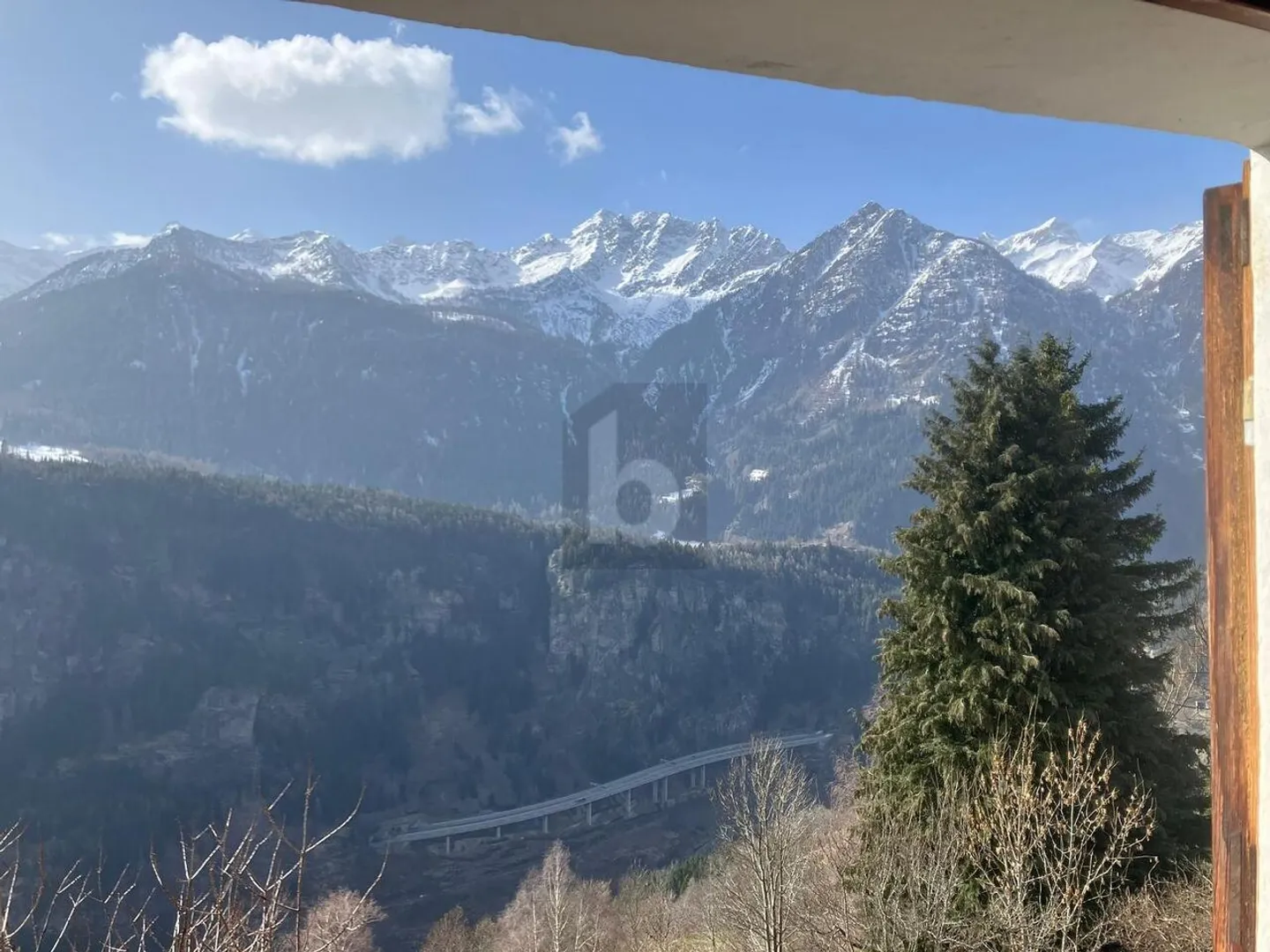 Charmant et ensoleillé avec vue - Photo 3 sur 6