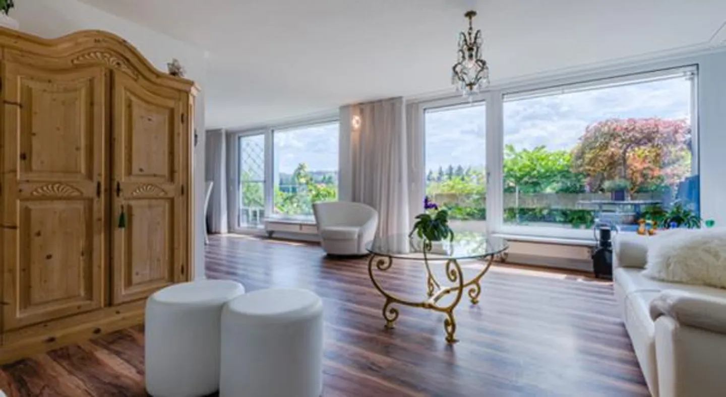 Exklusiv Wohnen mit Einfamilienhaus-Feeling - Foto 1 von 16