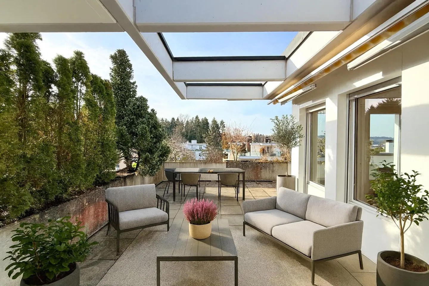 ATTIQUE AVEC VUE - Photo 1 sur 5