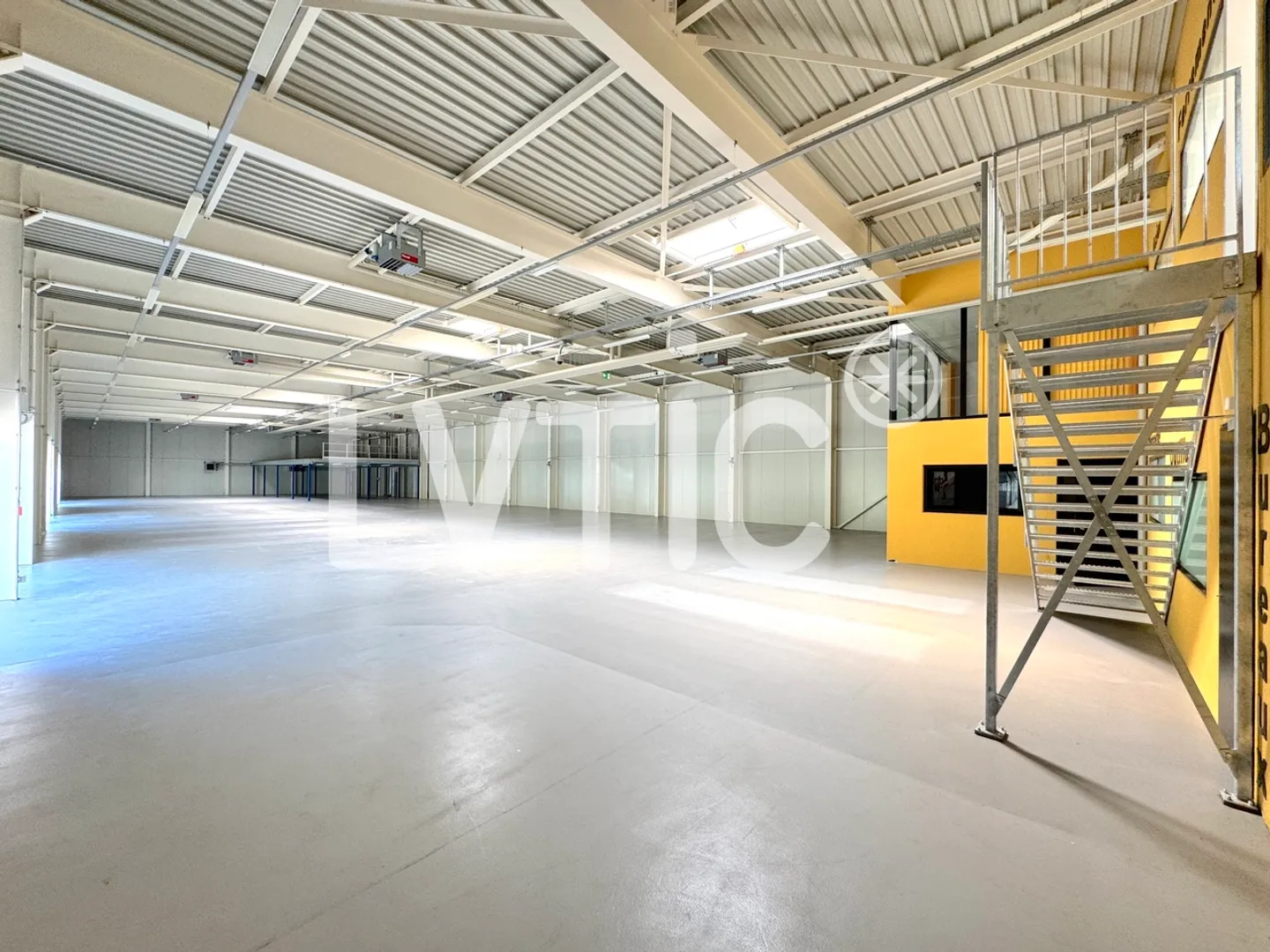 Locali, Showroom, Magazzino di 1165 m2 in affitto a Yverdon - Foto 3 di 12