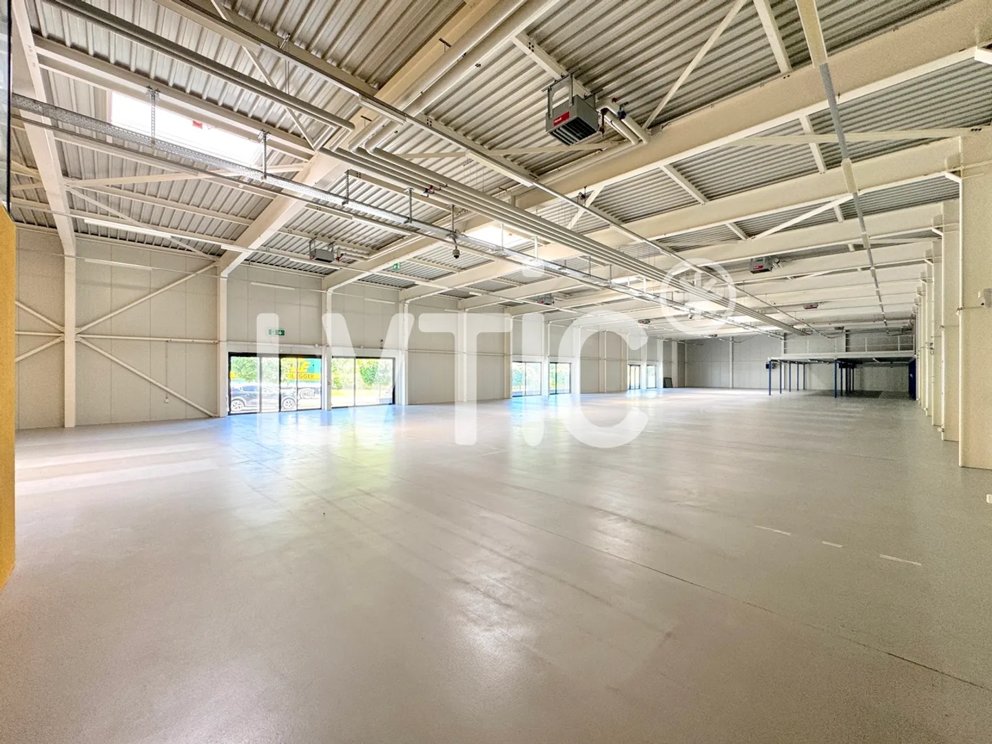 Locali, Showroom, Magazzino di 1165 m2 in affitto a Yverdon - Foto 2 di 12