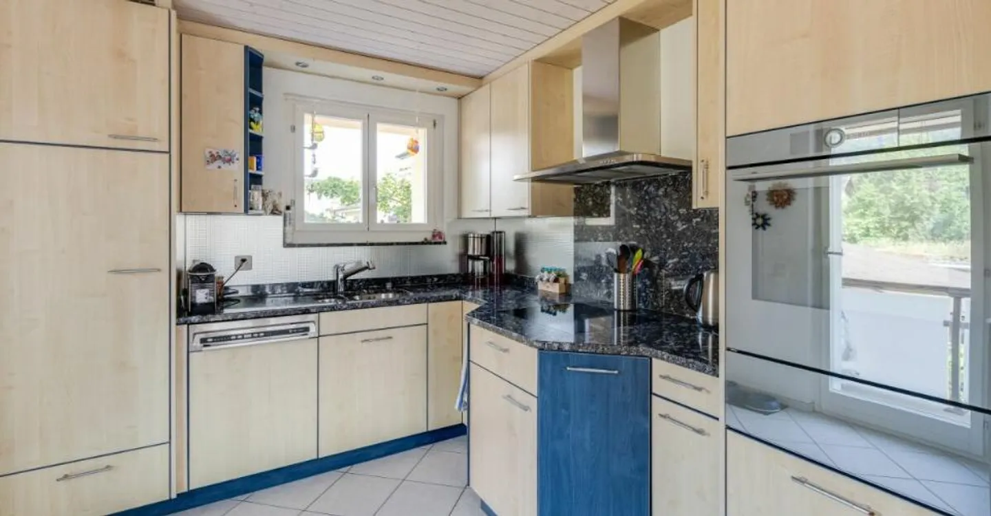 Charming Detached Family Home - Photo 4 of 9