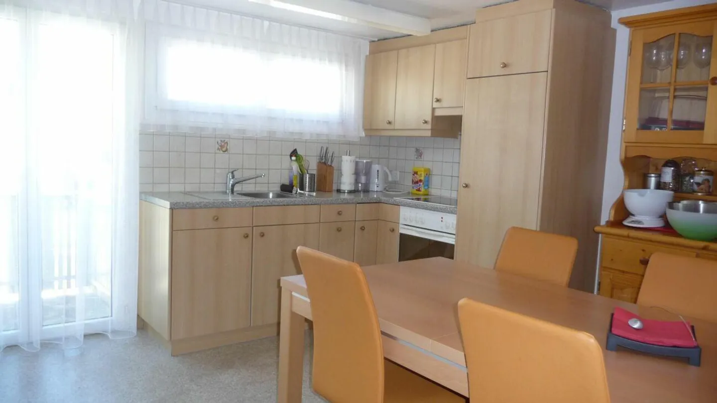 Rustic 4.5-room apartment in the center of Mels - Photo 3 of 14