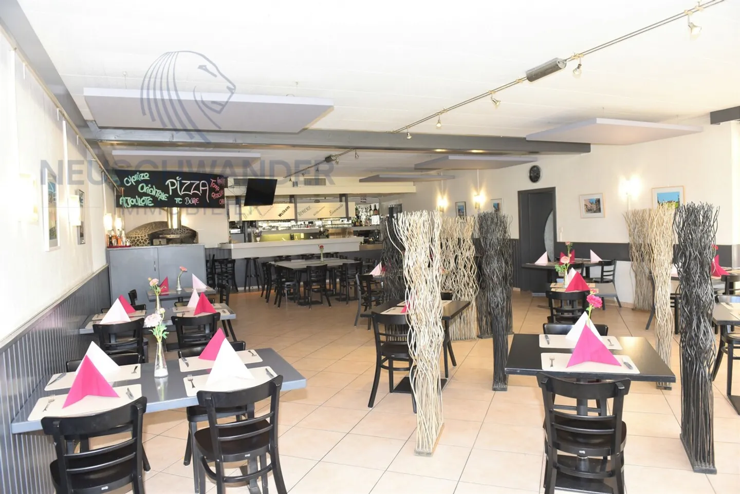 Magnifico hotel/ristorante con camere e appartamento ristrutturati. - Foto 3 di 15