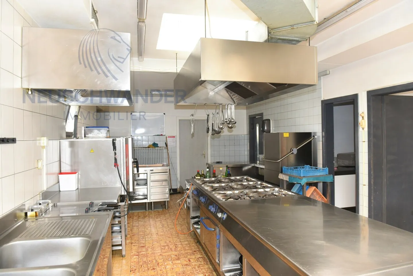 Magnifico hotel/ristorante con camere e appartamento ristrutturati. - Foto 4 di 15