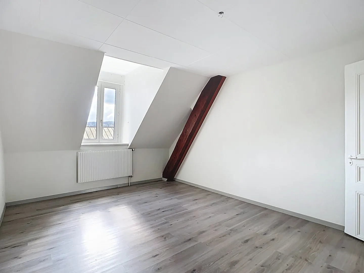 Appartement 4 pièces confortable - Photo 5 sur 11