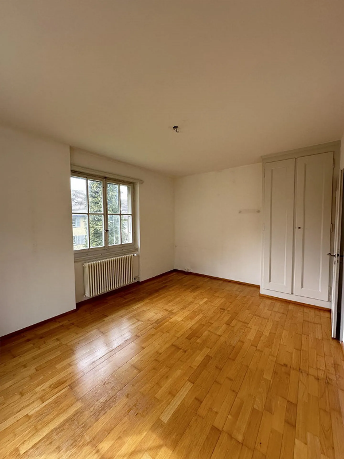Bright apartment with a view of greenery - Photo 6 of 10