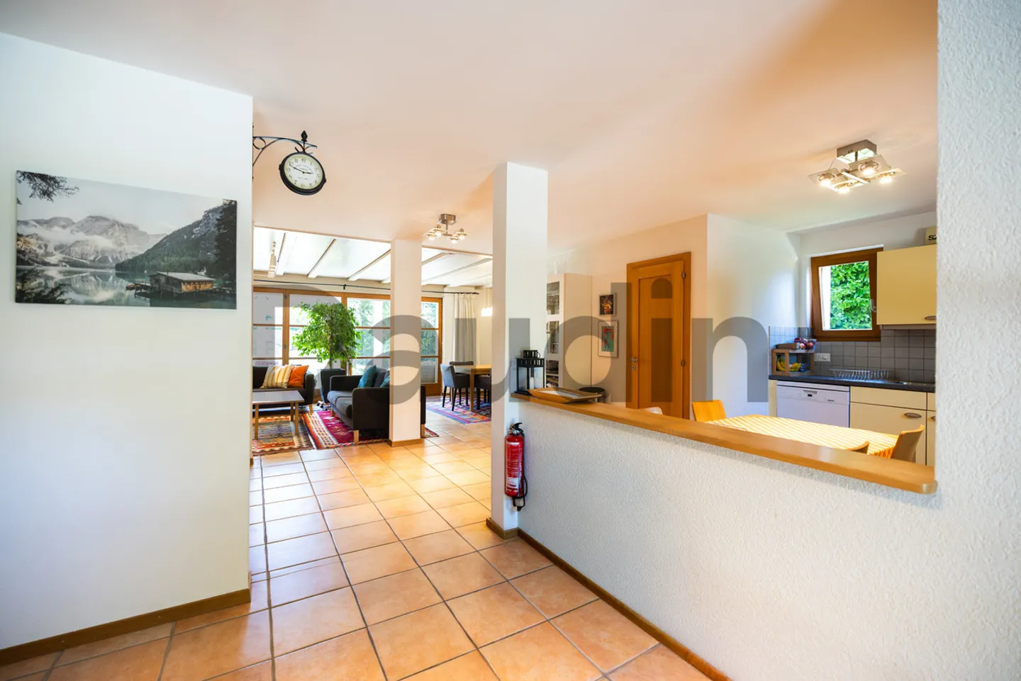 Charmante maison de 7 pièces au cœur de la Champagne genevoise - Photo 2 sur 9
