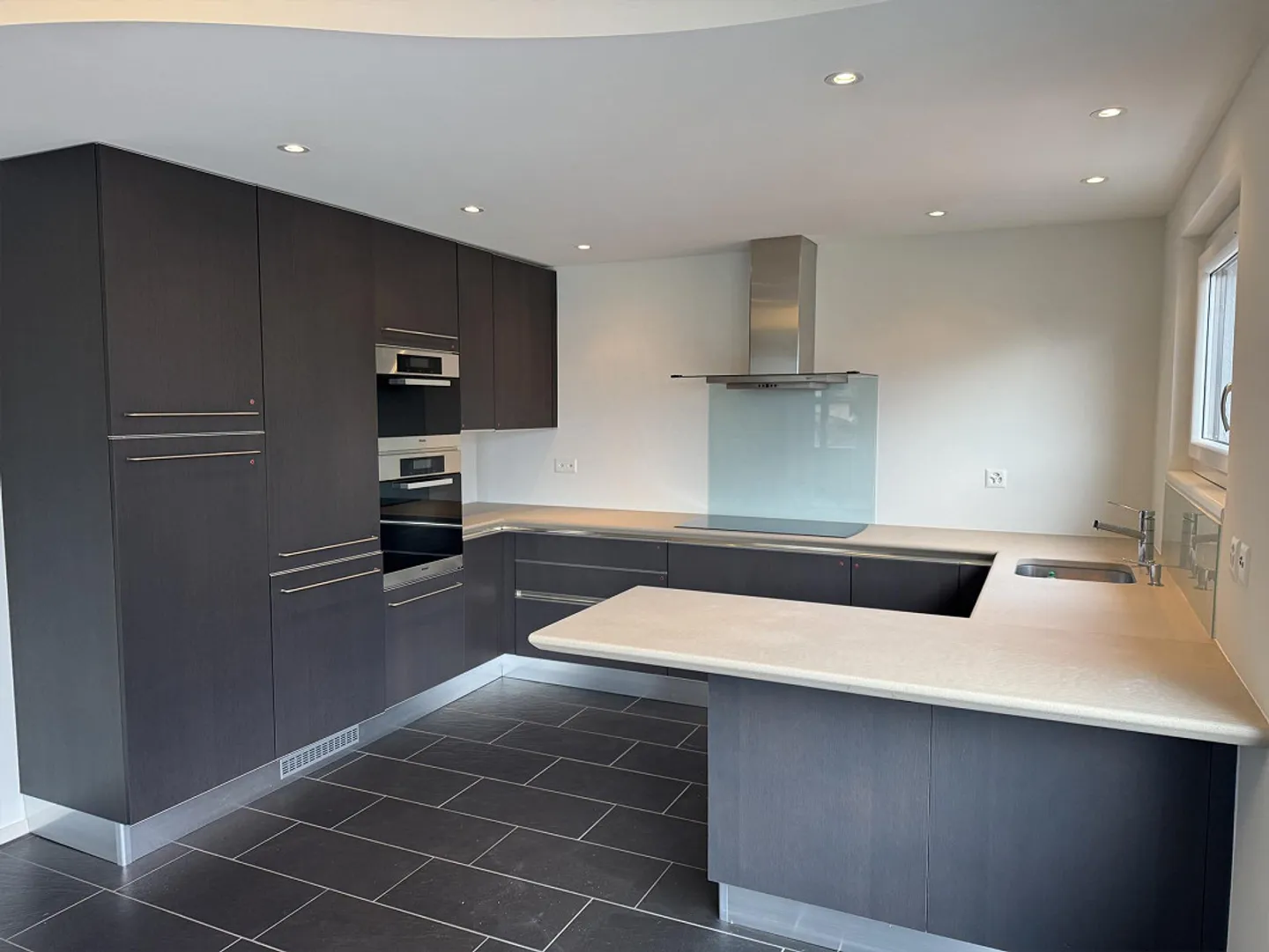 3.5 modern rooms in a villa with lake view - Photo 2 of 30