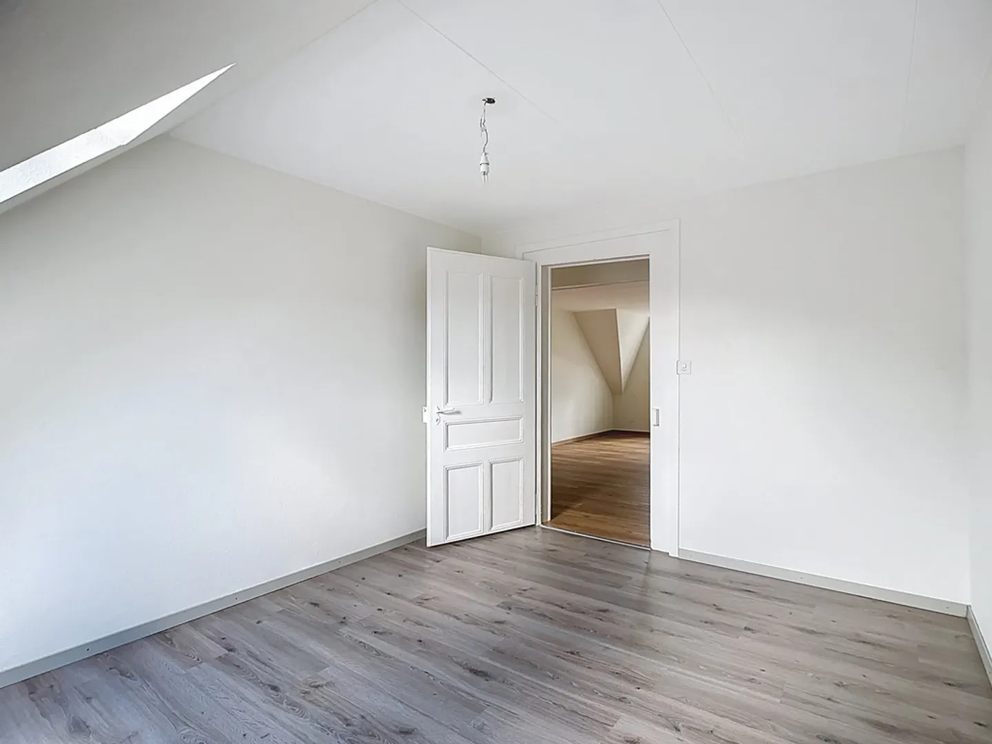 Appartement 4 pièces confortable - Photo 10 sur 11