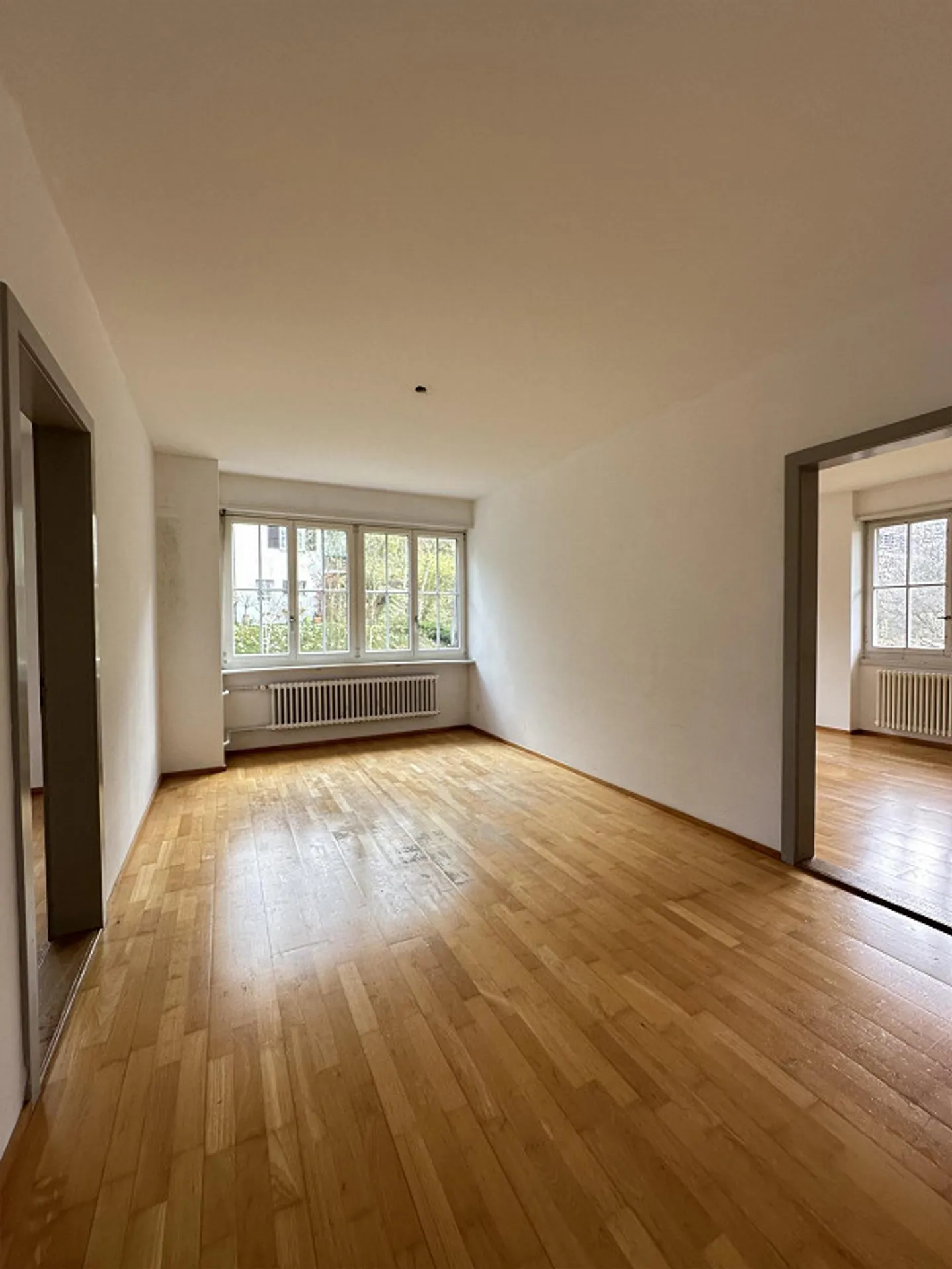 Bright apartment with a view of greenery - Photo 8 of 10