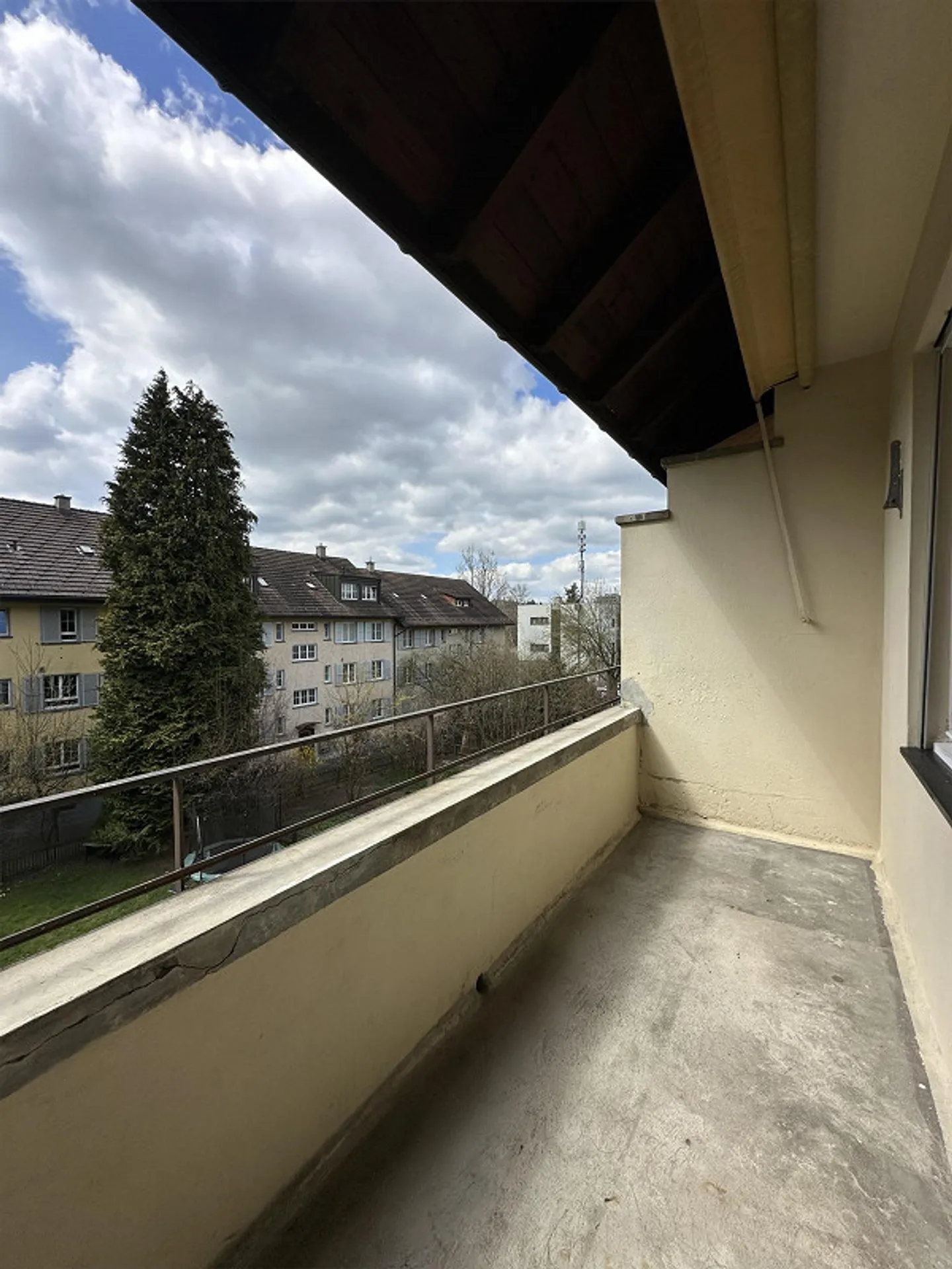Bright apartment with a view of greenery - Photo 10 of 10