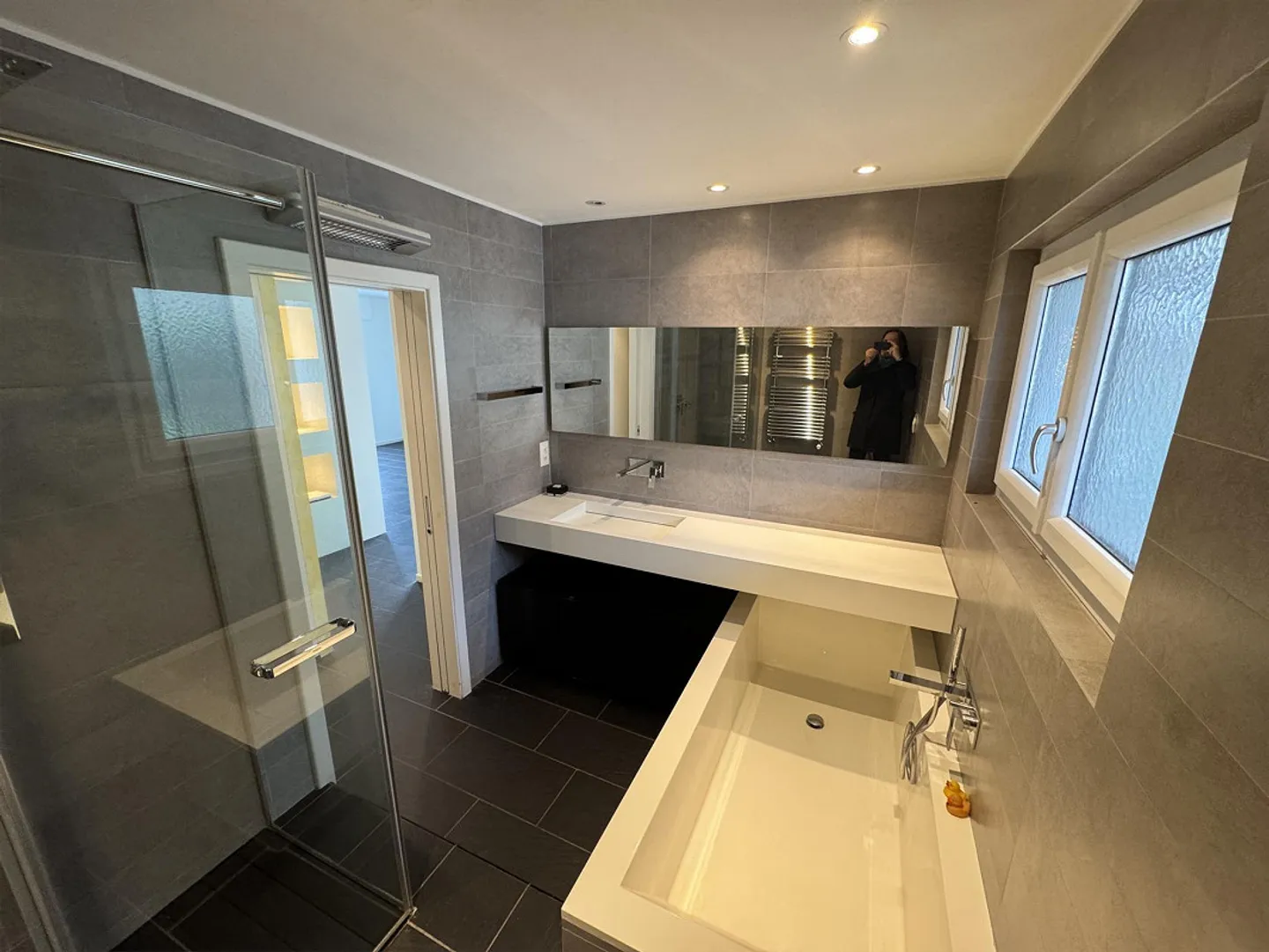 3.5 modern rooms in a villa with lake view - Photo 17 of 30