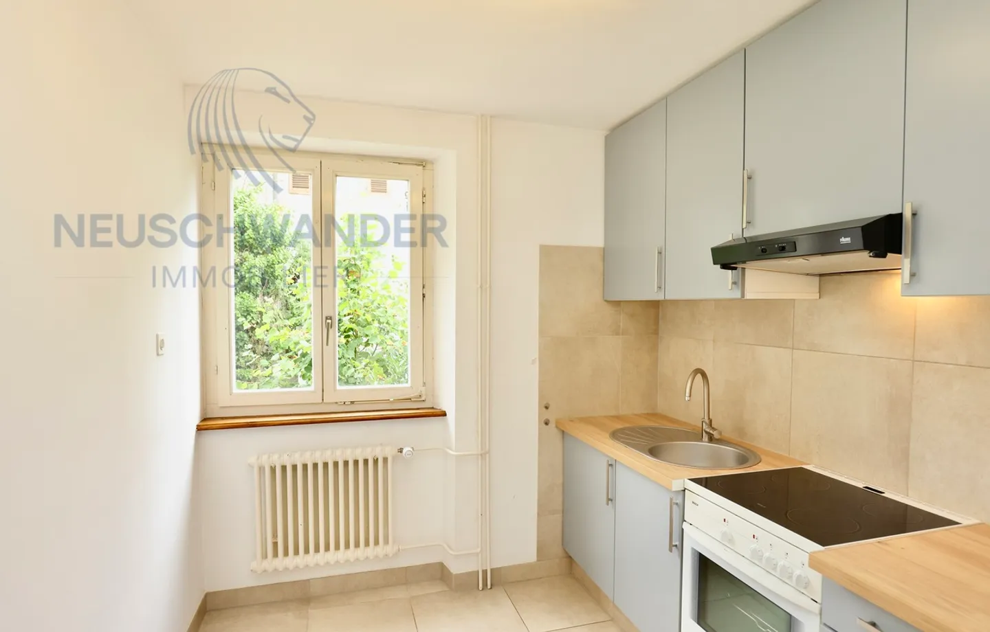 «Immeuble bien situé de trois appartements à rénover.» - Photo 14 sur 18
