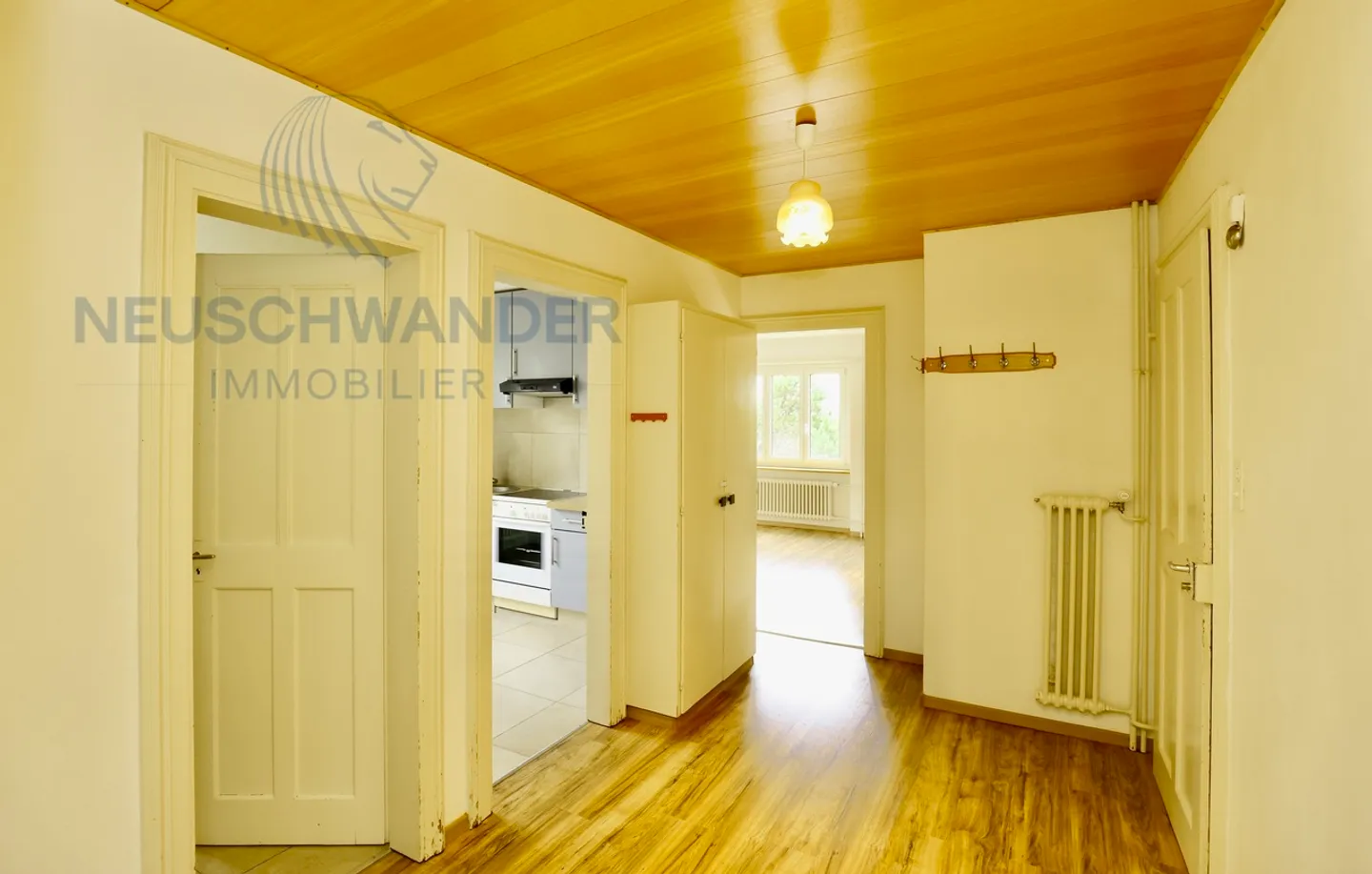 «Immeuble bien situé de trois appartements à rénover.» - Photo 17 sur 18